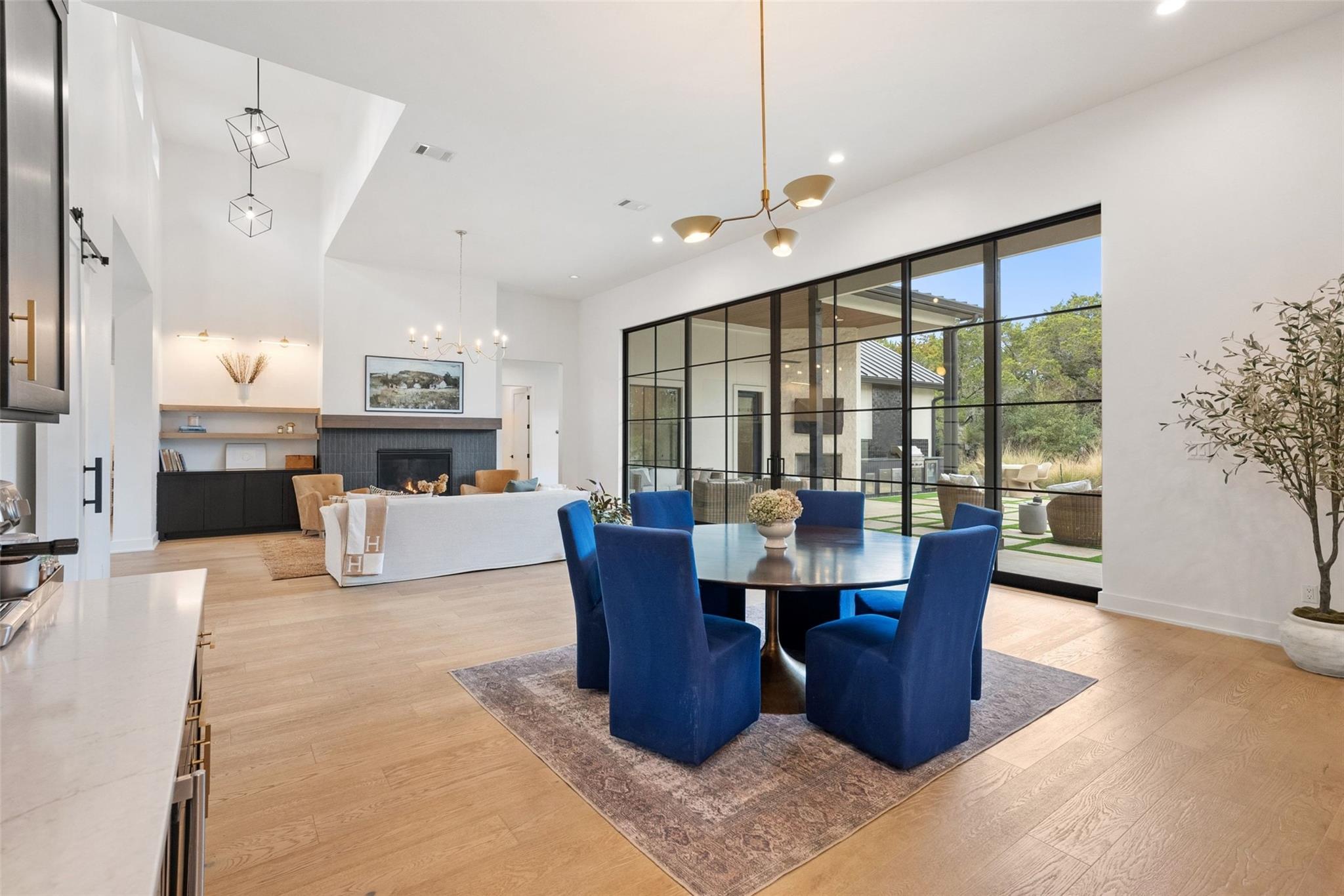 164 Arabian Ln, Driftwood, TX 78619