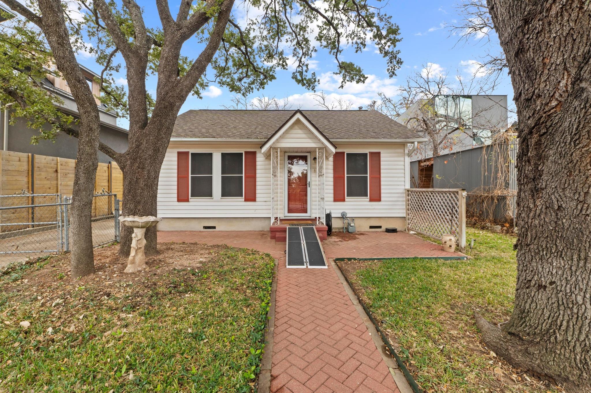 2612 Canterbury St, Austin, TX 78702