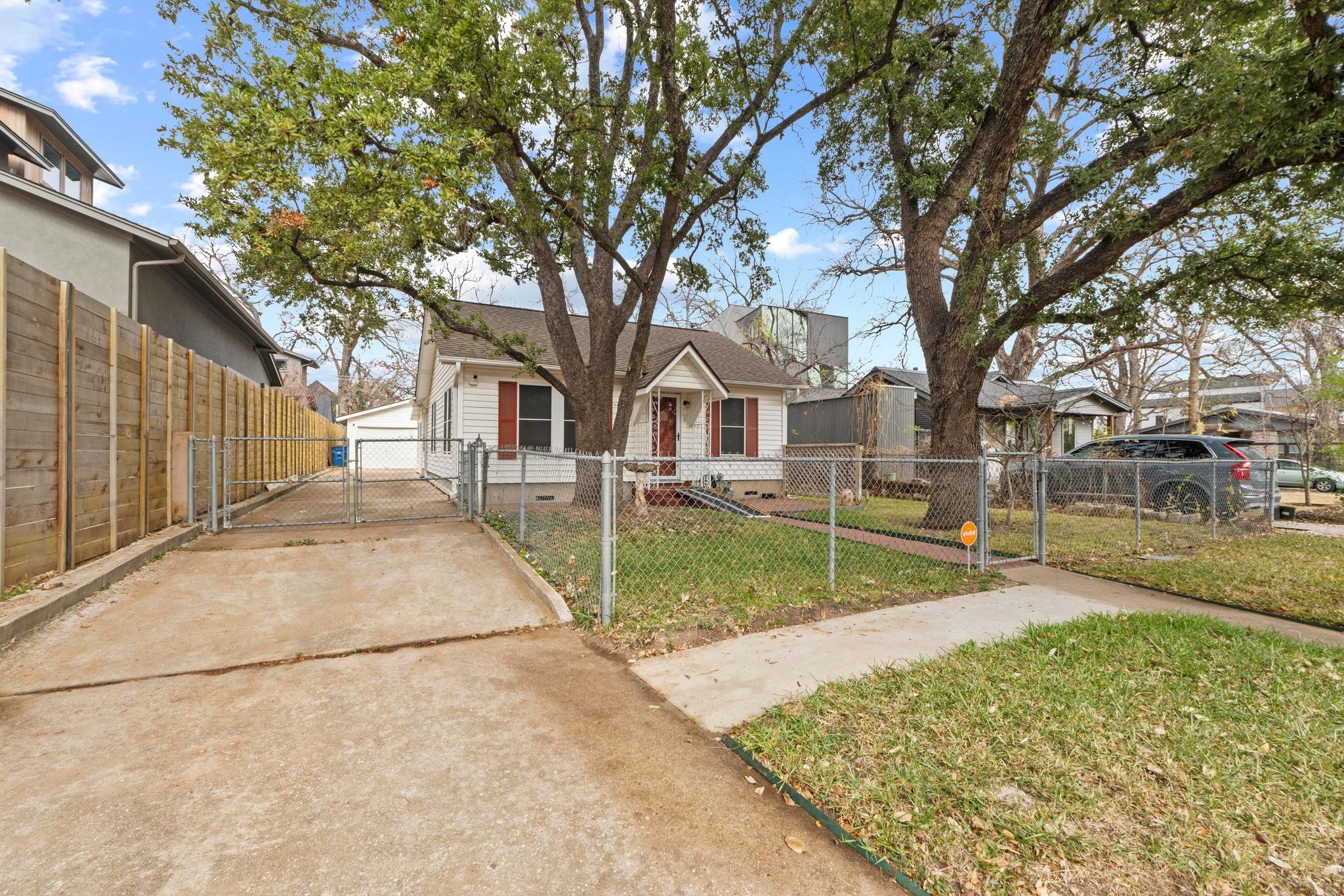 2612 Canterbury St, Austin, TX 78702