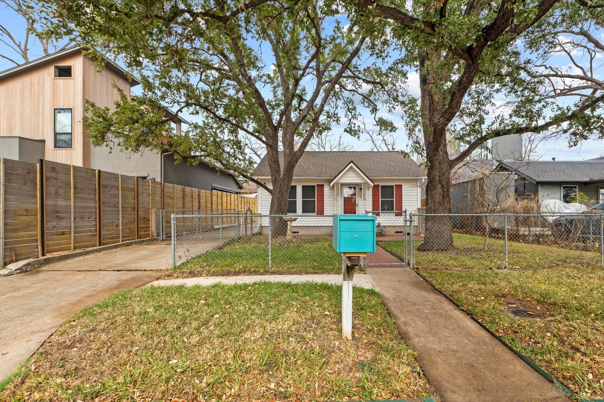 2612 Canterbury St, Austin, TX 78702