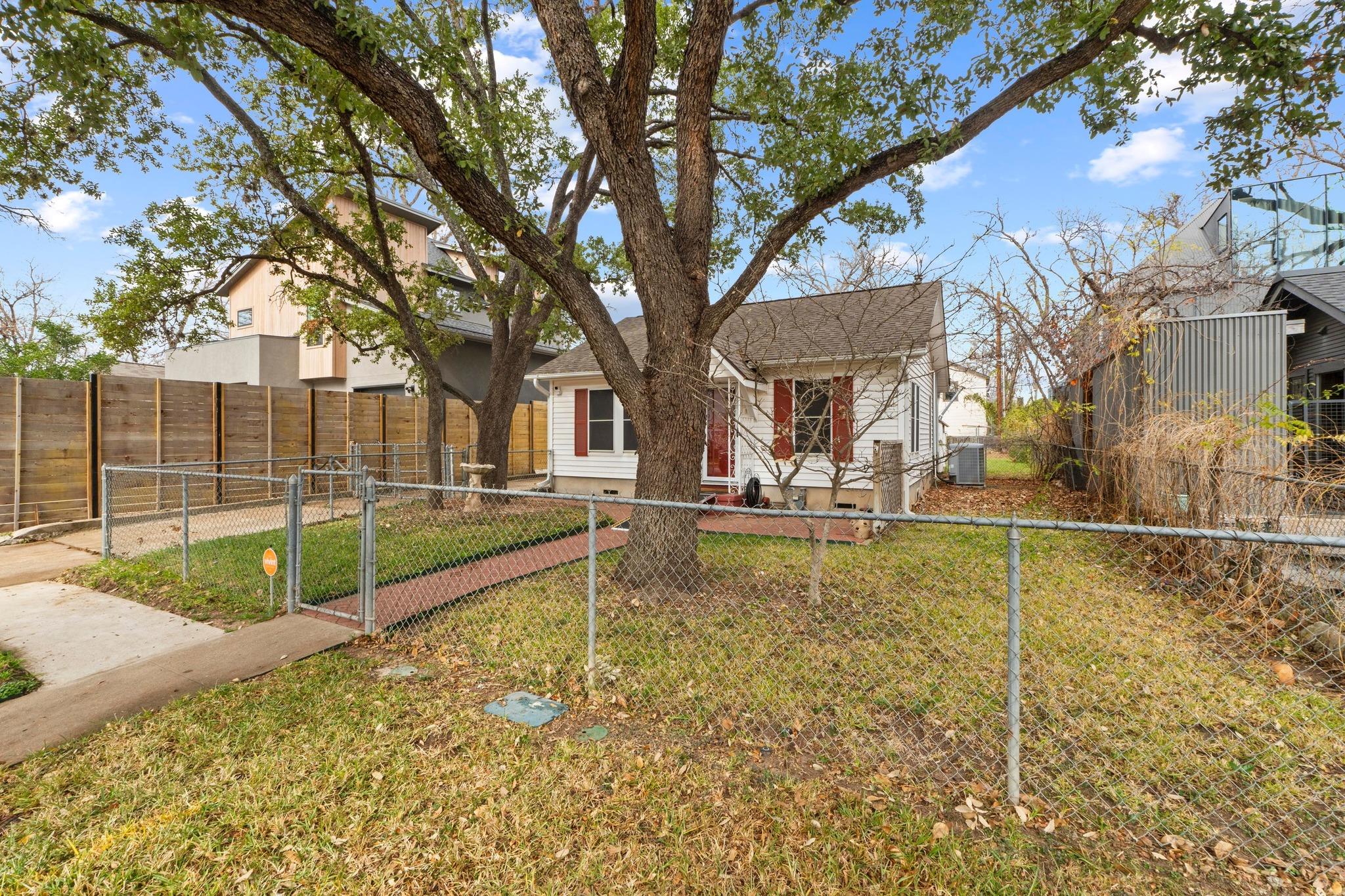 2612 Canterbury St, Austin, TX 78702