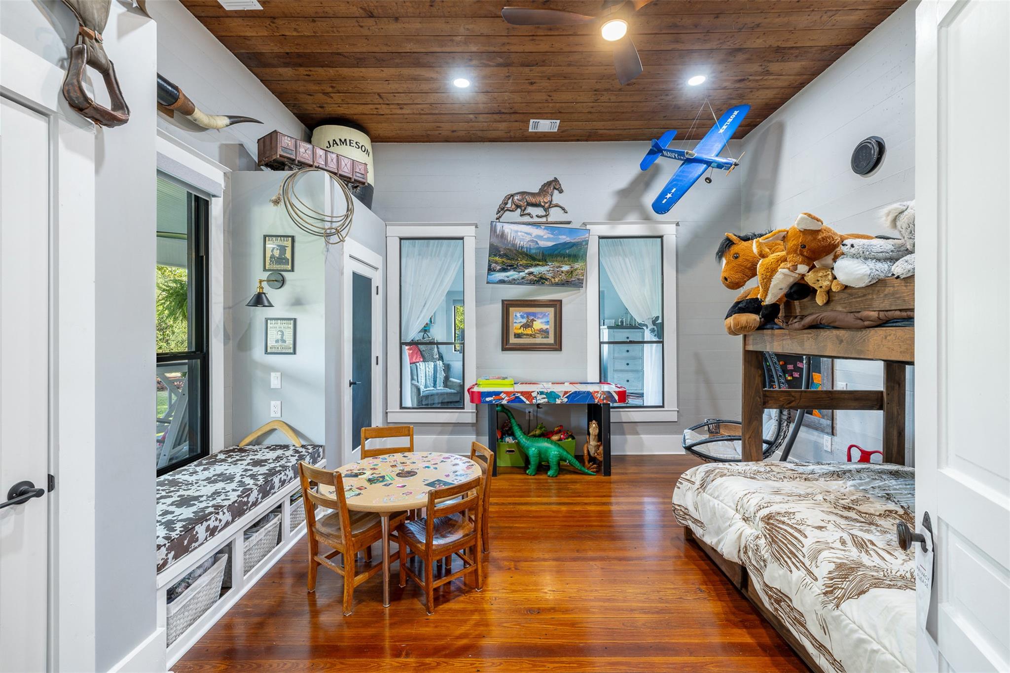 413 County Road 410, Buckholts, TX 76518