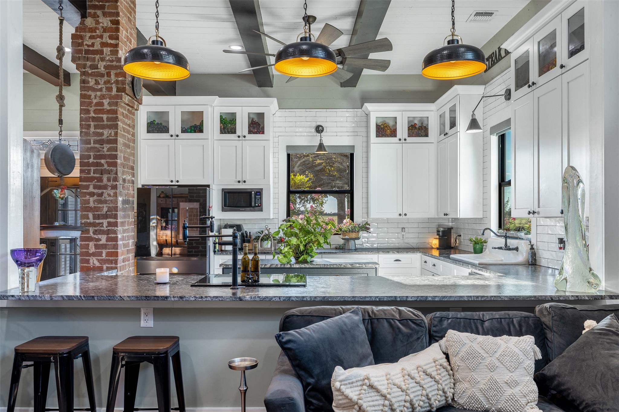 413 County Road 410, Buckholts, TX 76518