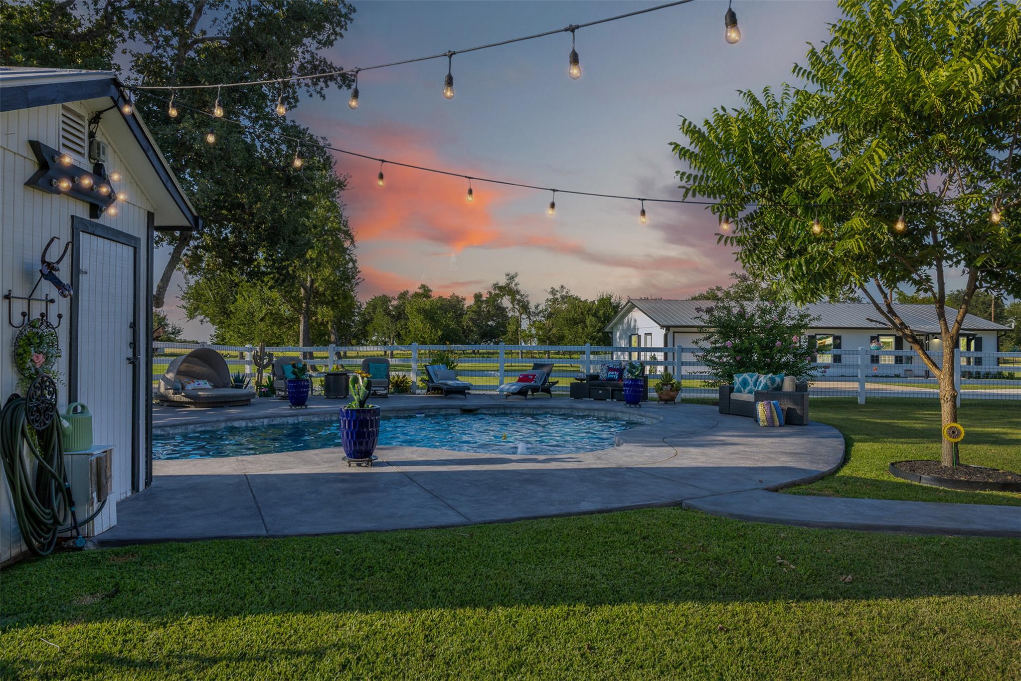 413 County Road 410, Buckholts, TX 76518