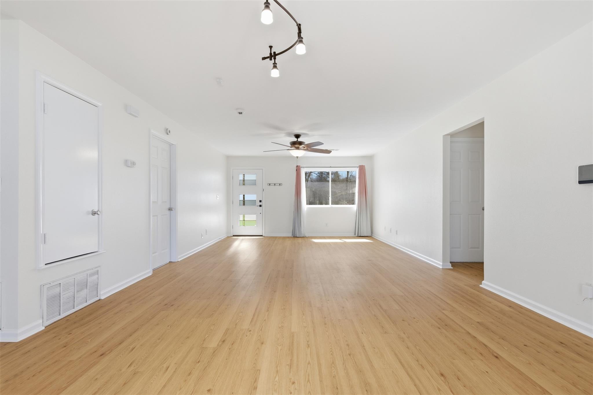 250 E Keanahalululu Ln, Bastrop, TX 78602