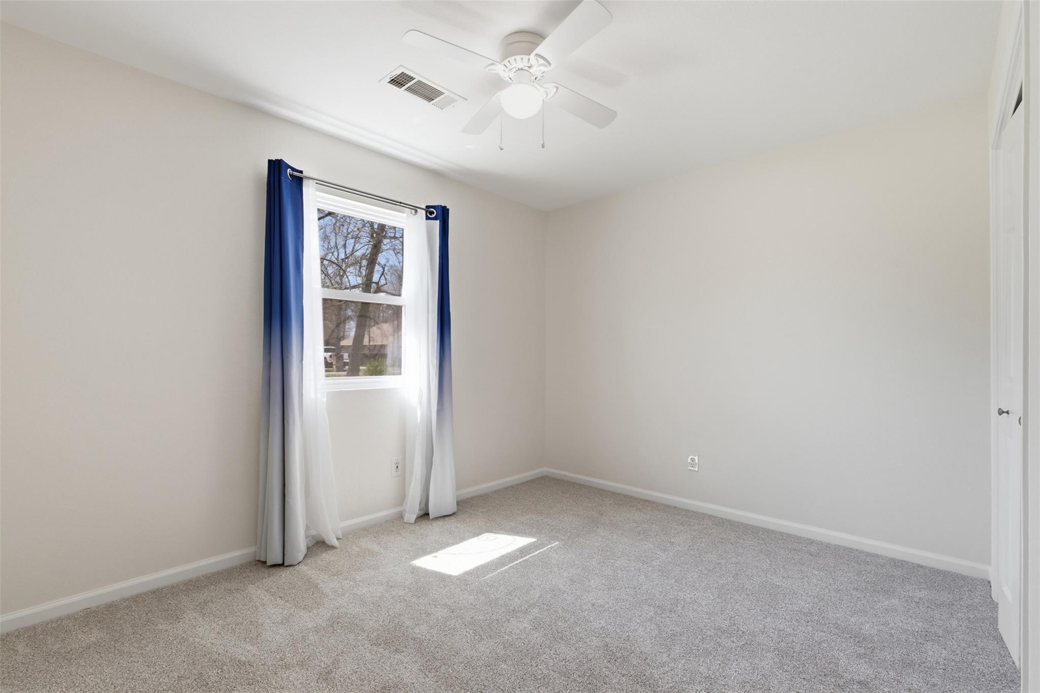 250 E Keanahalululu Ln, Bastrop, TX 78602