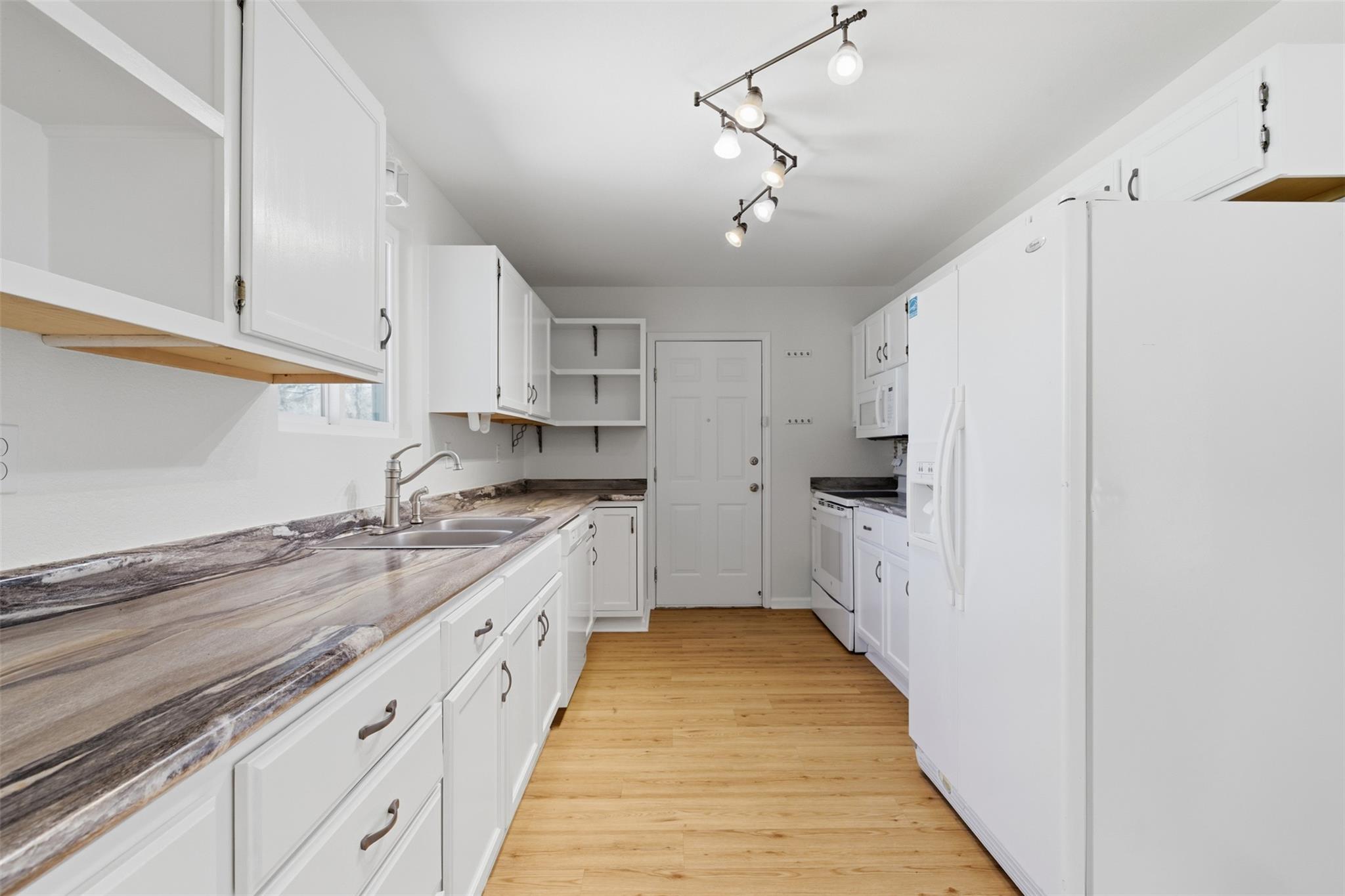 250 E Keanahalululu Ln, Bastrop, TX 78602