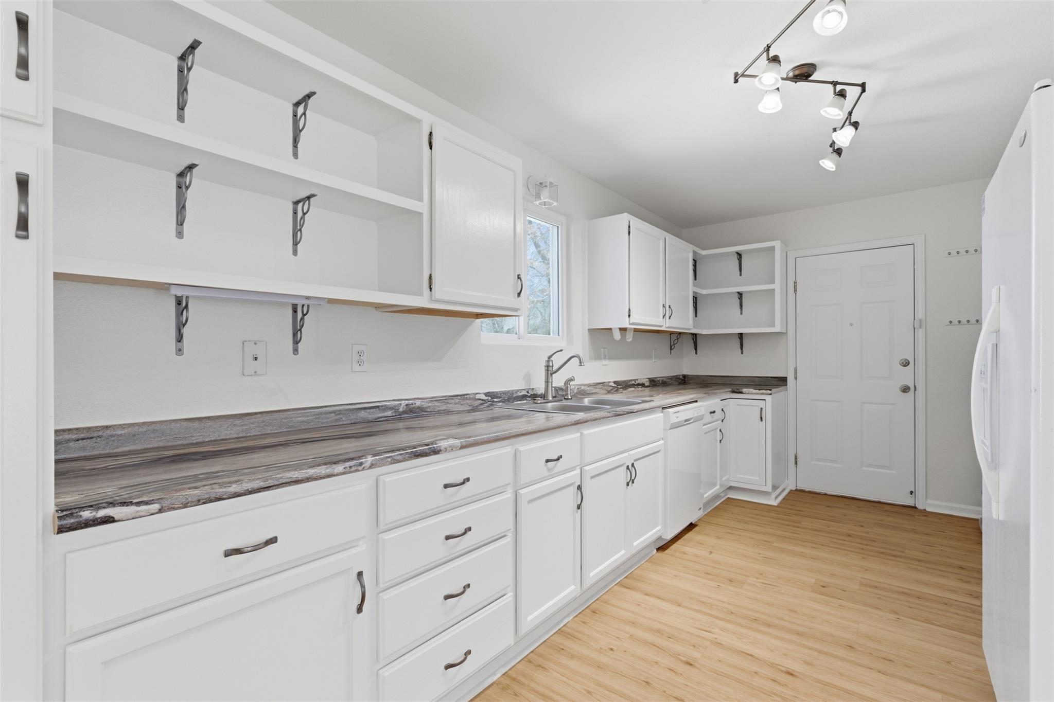 250 E Keanahalululu Ln, Bastrop, TX 78602