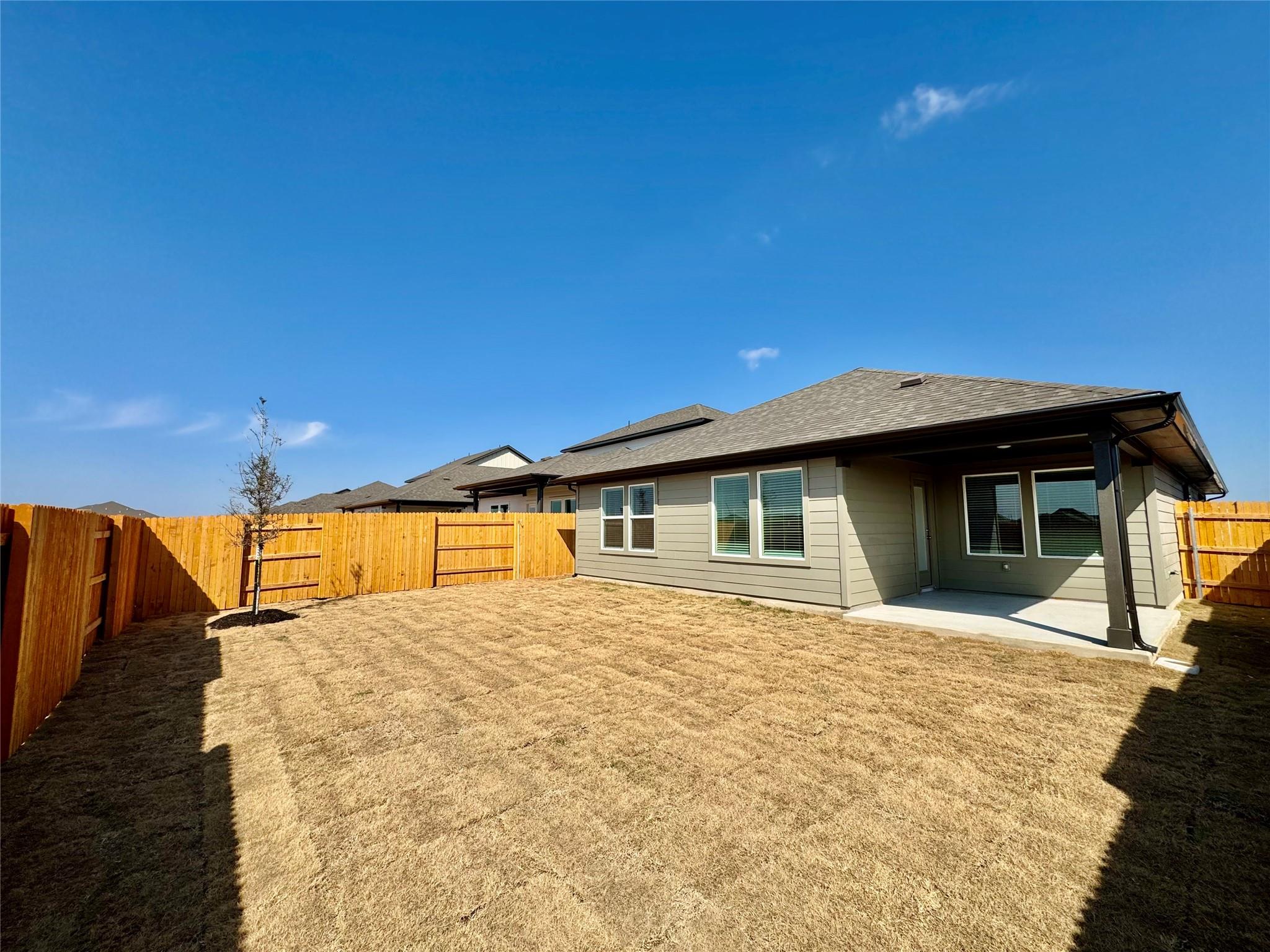 132 Holmby Dr, Hutto, TX 78634