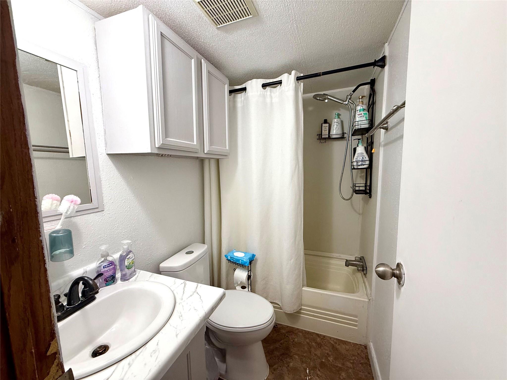 685 Fox Ln, Lockhart, TX 78644