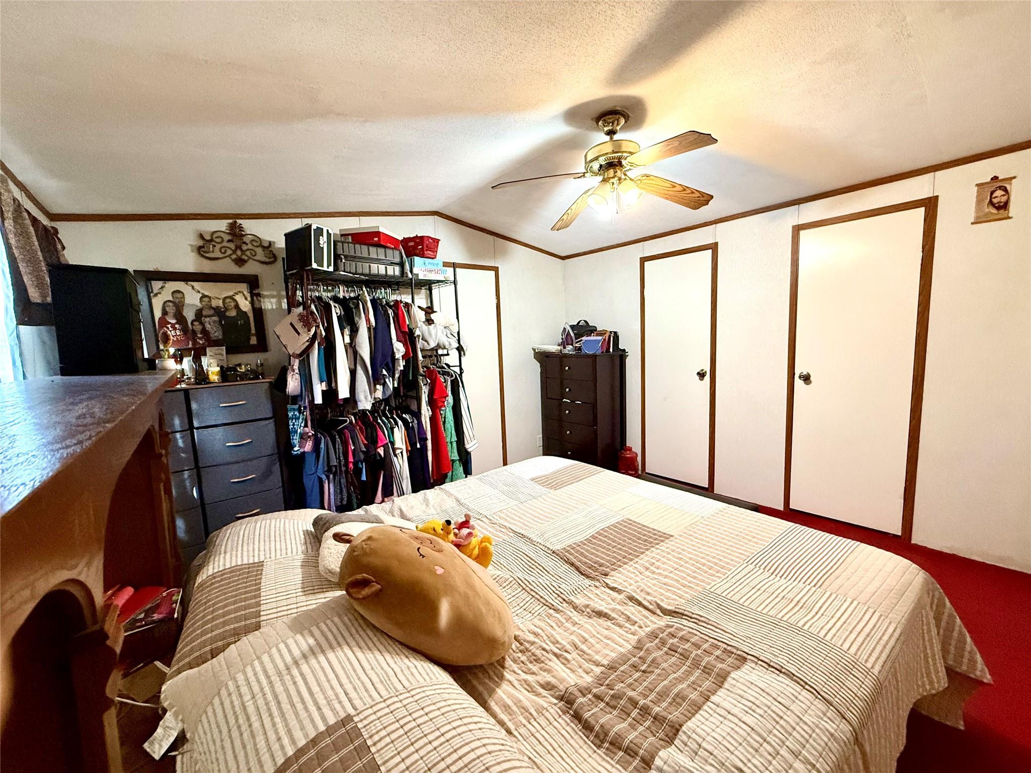 685 Fox Ln, Lockhart, TX 78644