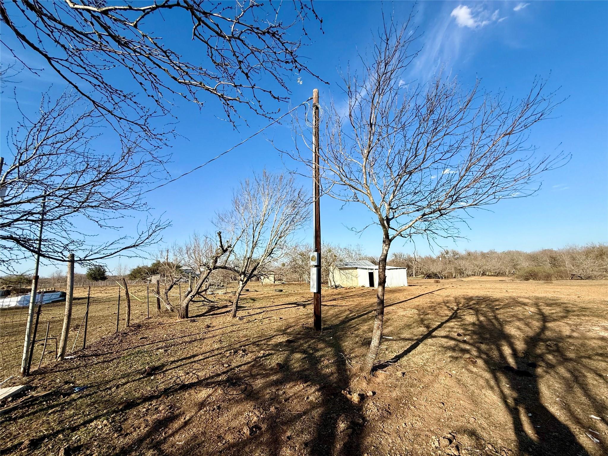 685 Fox Ln, Lockhart, TX 78644