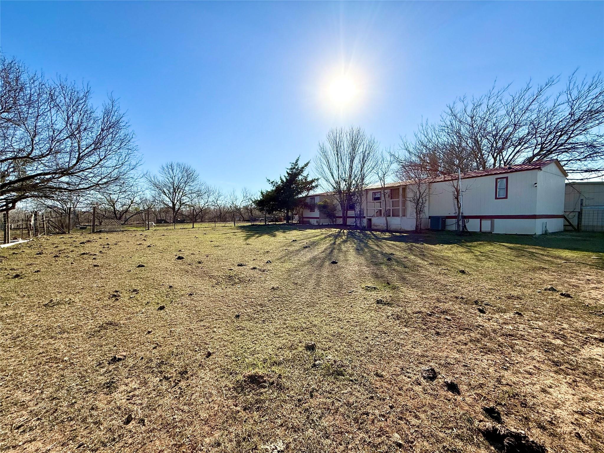 685 Fox Ln, Lockhart, TX 78644