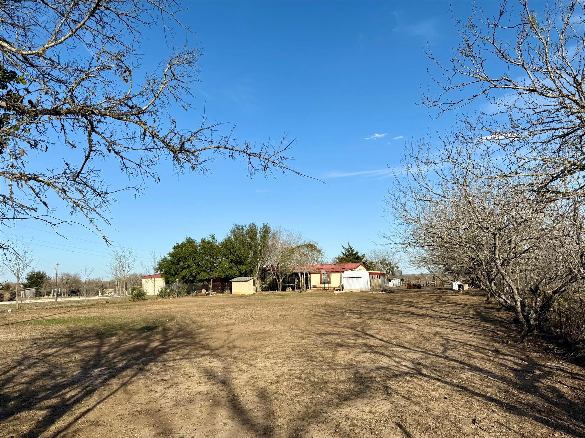 685 Fox Ln, Lockhart, TX 78644