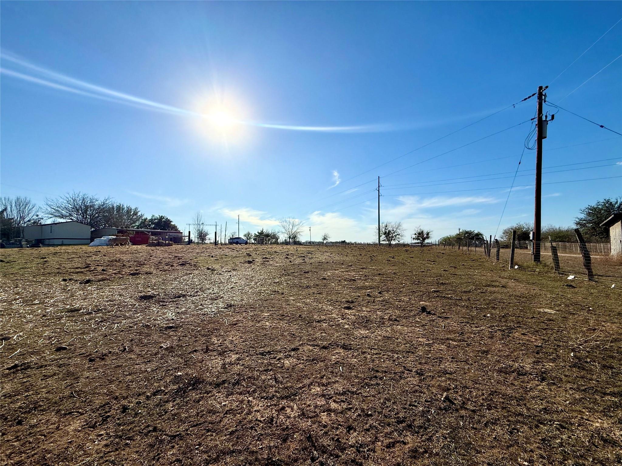 685 Fox Ln, Lockhart, TX 78644