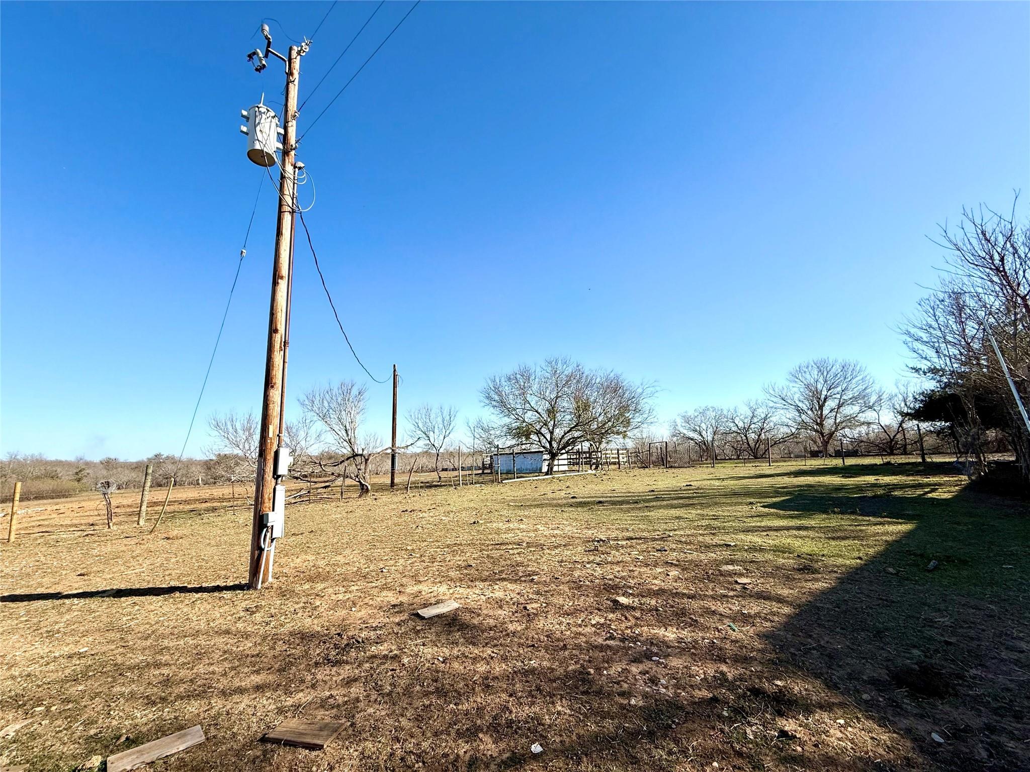 685 Fox Ln, Lockhart, TX 78644