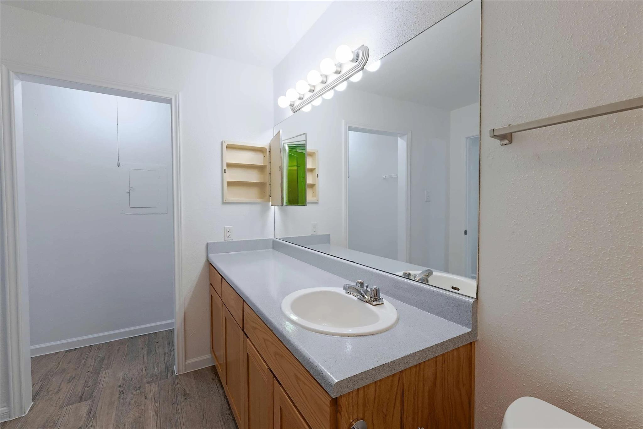 2430 Cromwell Cir # 201, Austin, TX 78741