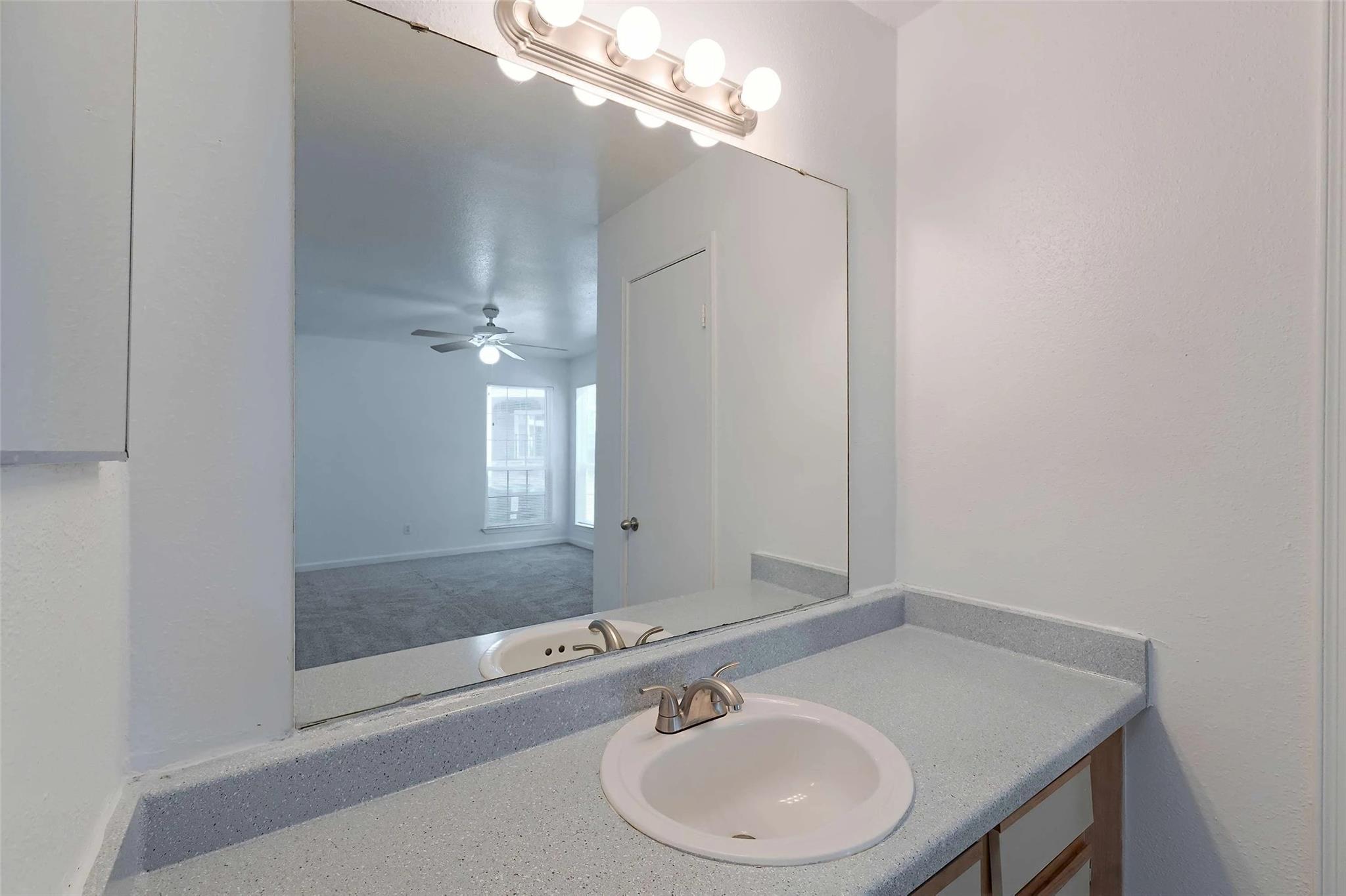 2430 Cromwell Cir # 812, Austin, TX 78741