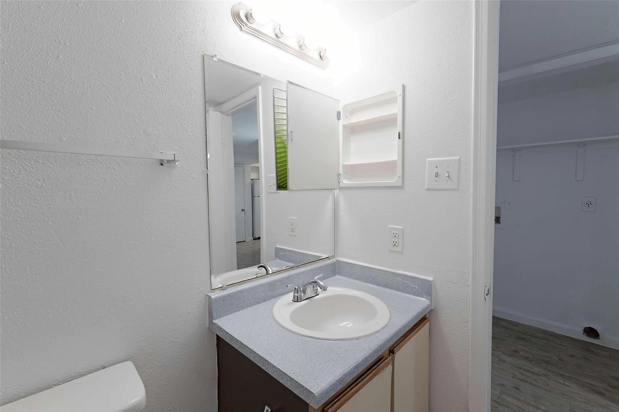 2430 Cromwell Cir # 812, Austin, TX 78741