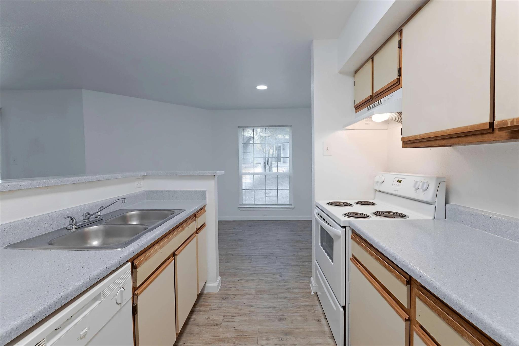 2430 Cromwell Cir # 812, Austin, TX 78741