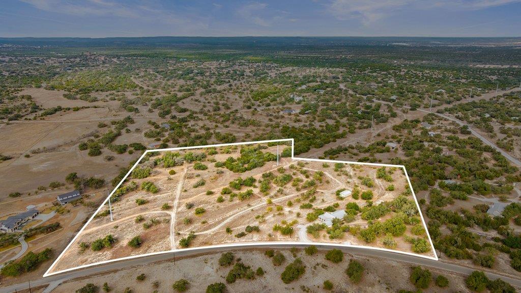 232 Crooked Oak Ln, Round Mountain, TX 78663