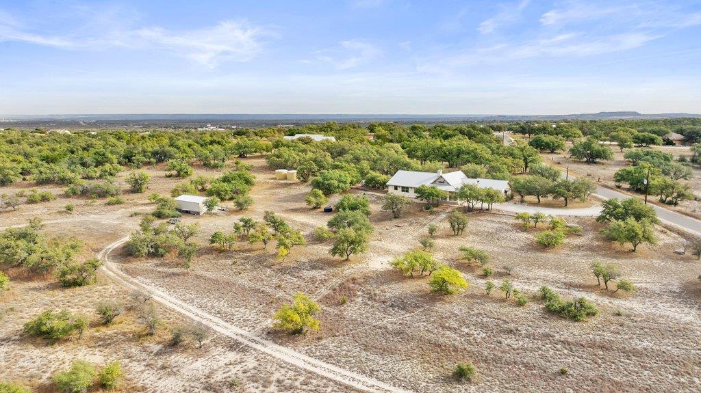 232 Crooked Oak Ln, Round Mountain, TX 78663