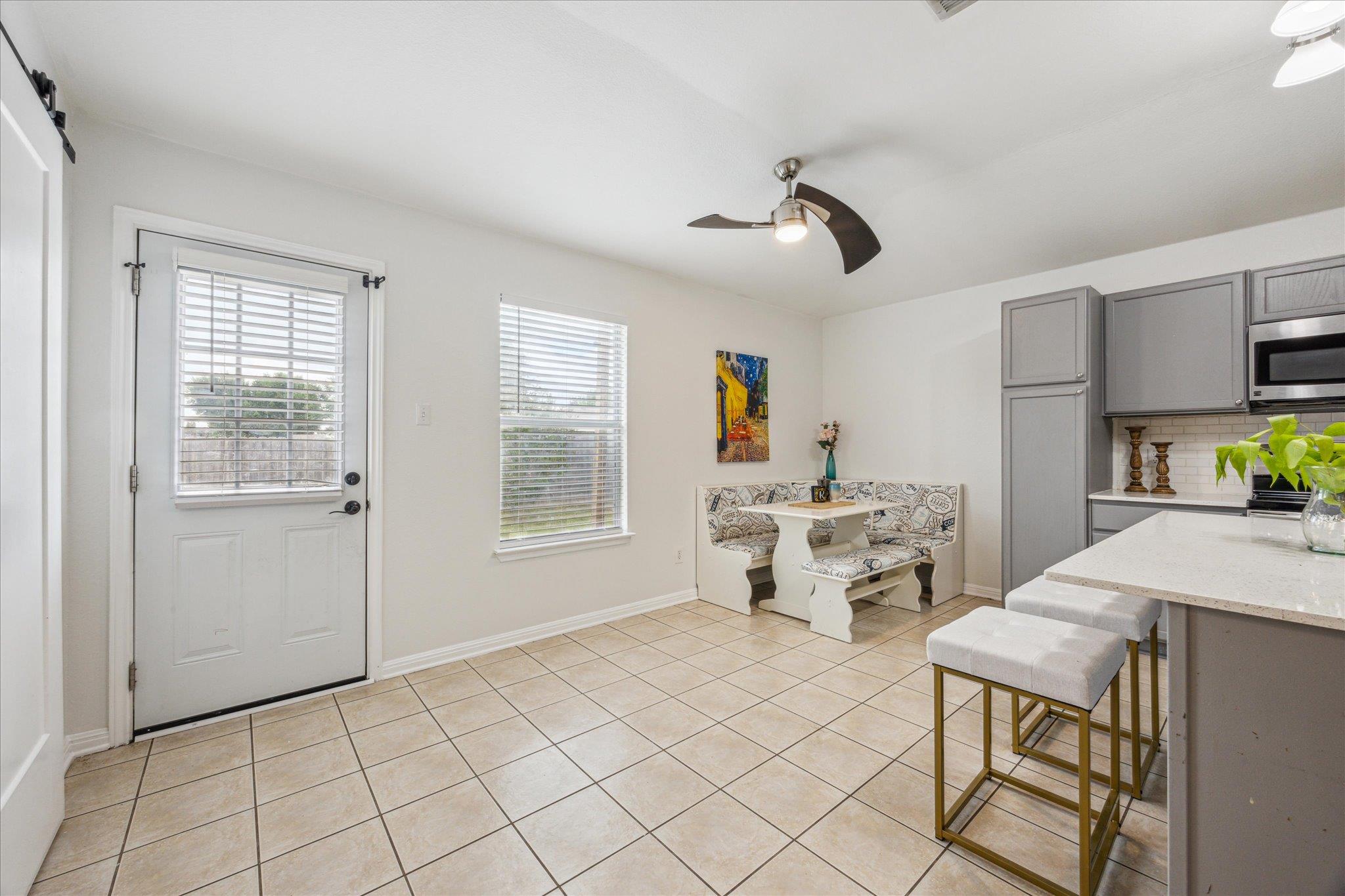 104 Lucky Clover Ln, Hutto, TX 78634