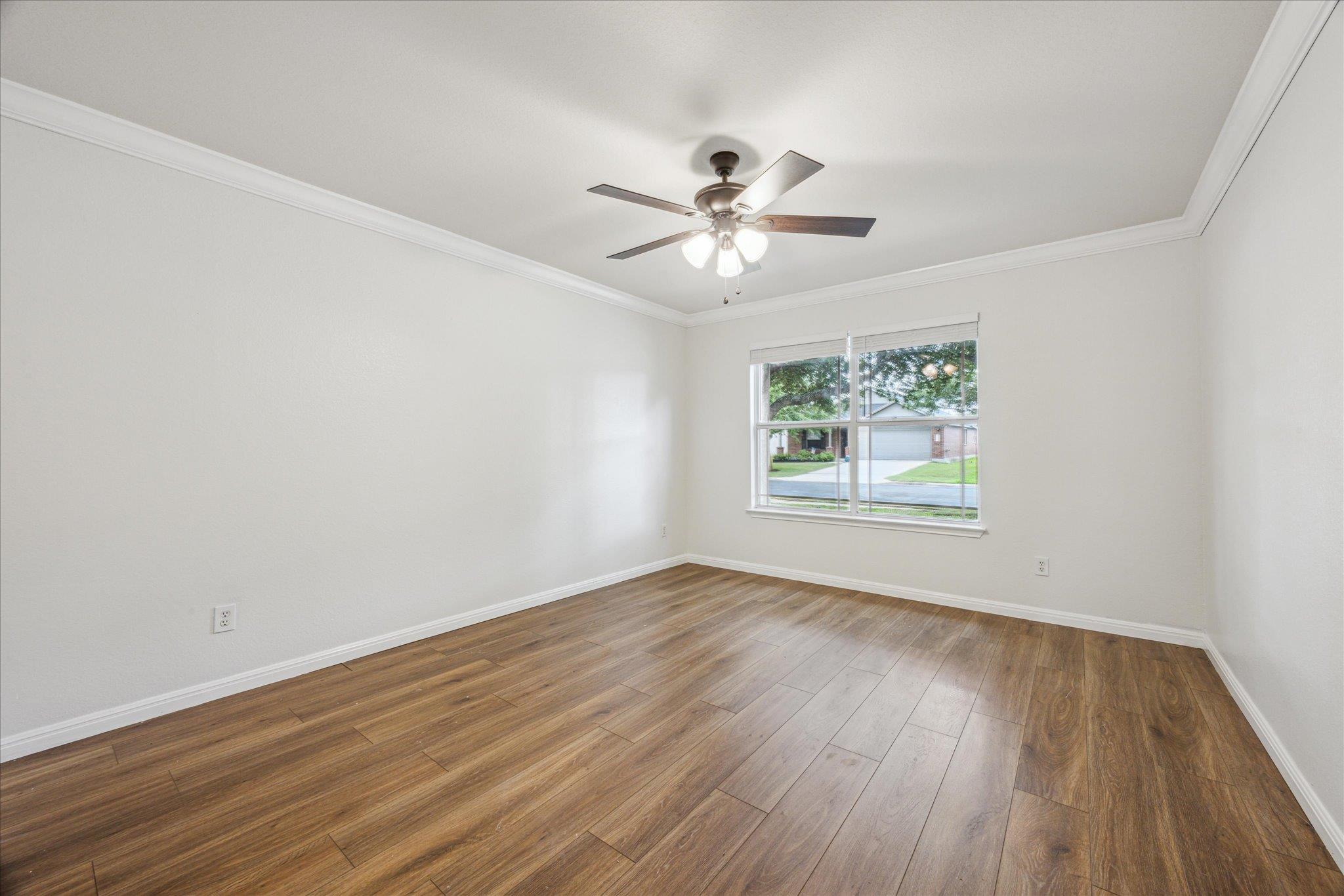 104 Lucky Clover Ln, Hutto, TX 78634