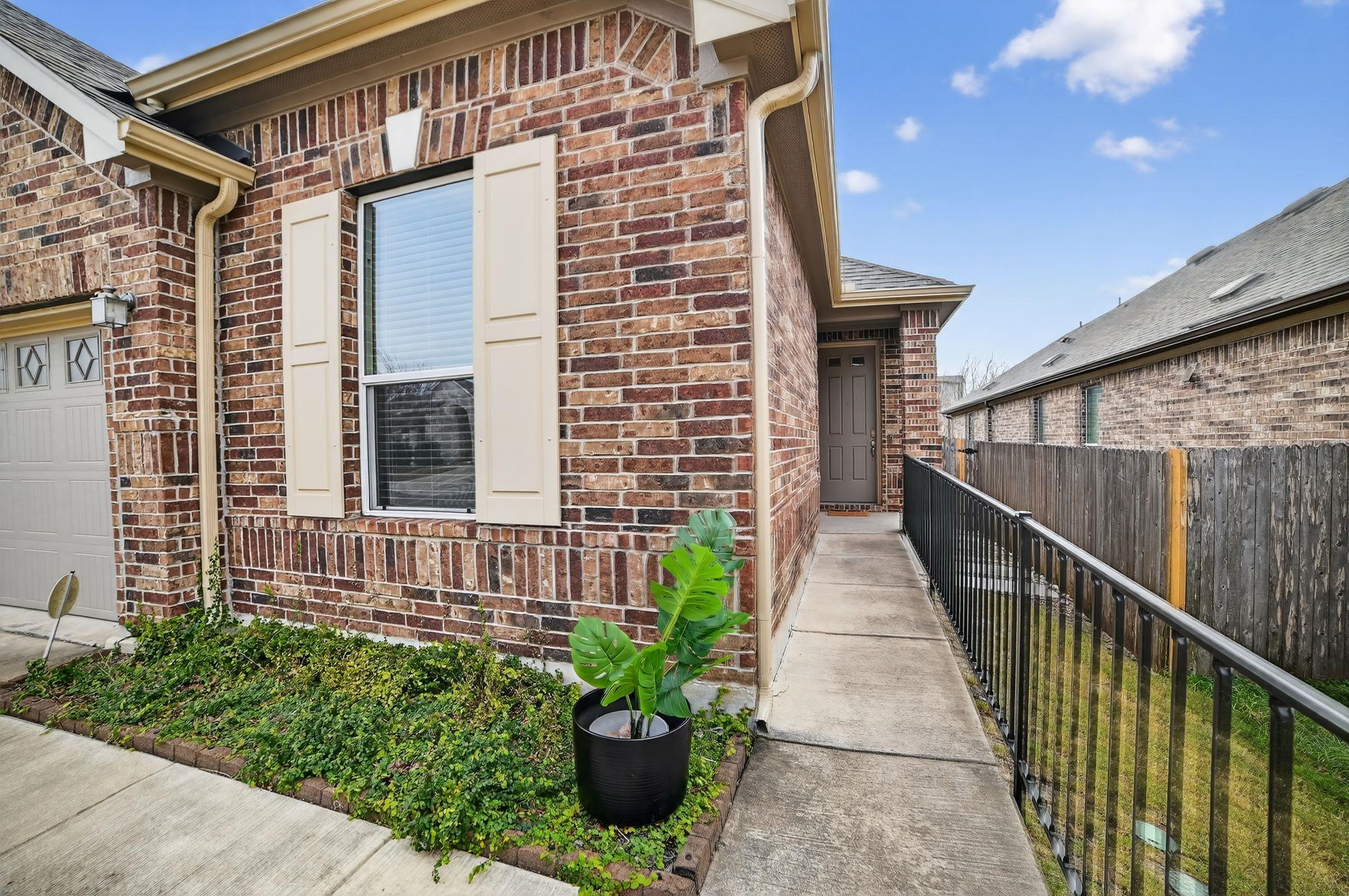 1525 Arial Dr, Austin, TX 78753