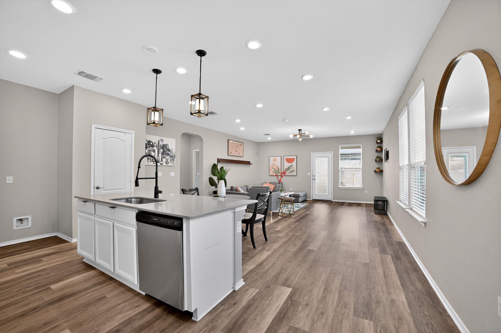 1525 Arial Dr, Austin, TX 78753