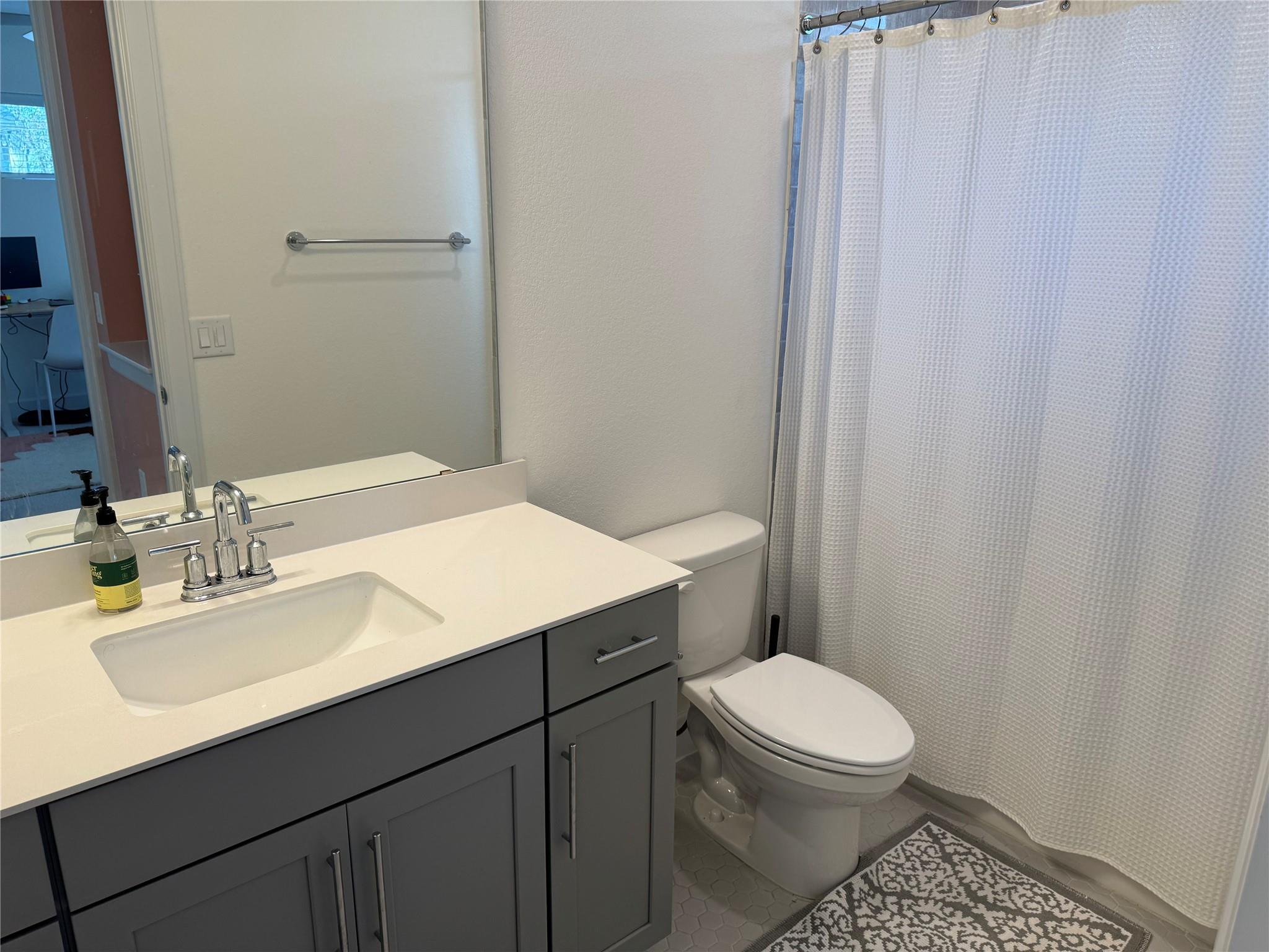 1125 Saucedo St # 2, Austin, TX 78721