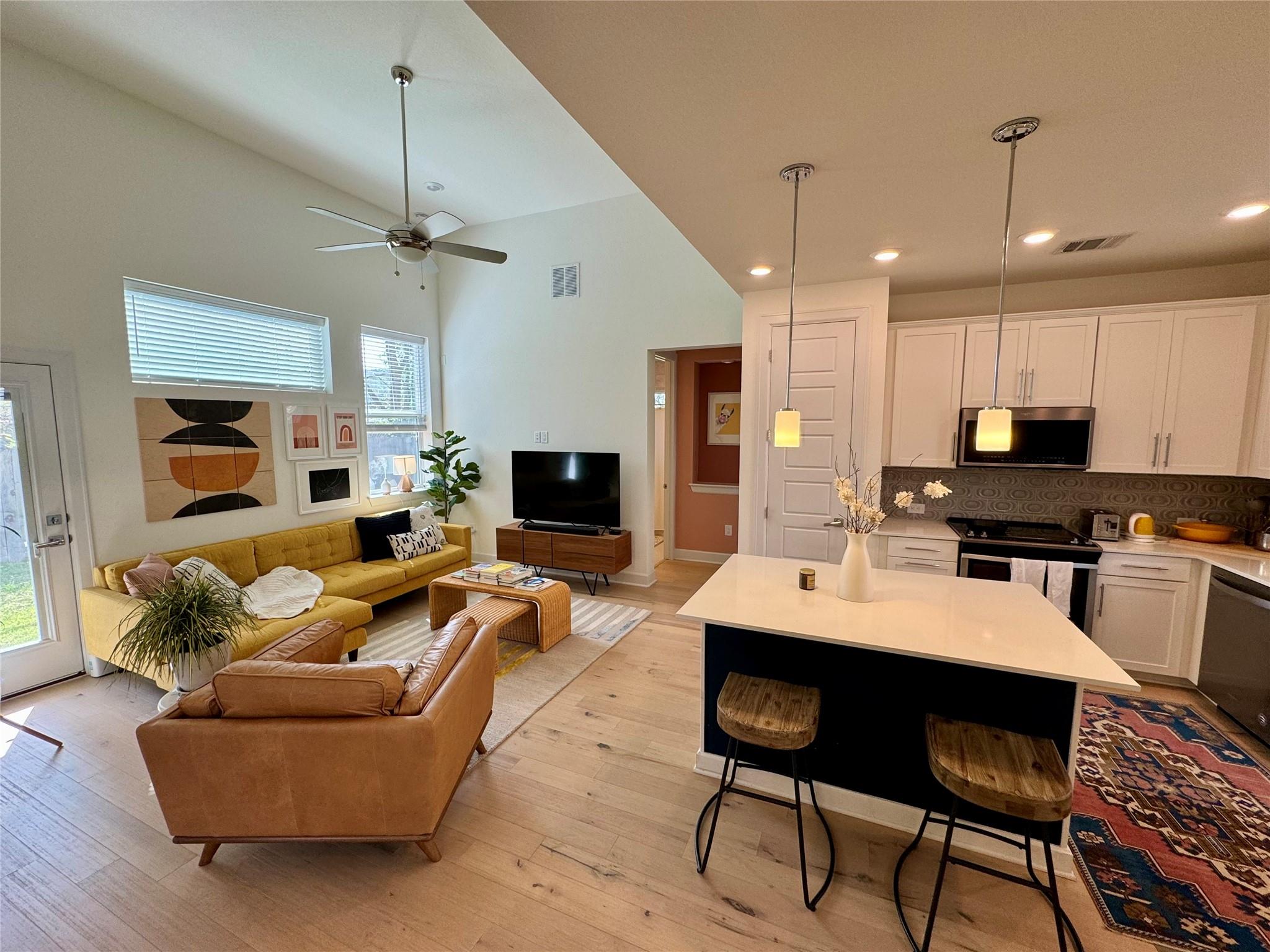 1125 Saucedo St # 2, Austin, TX 78721