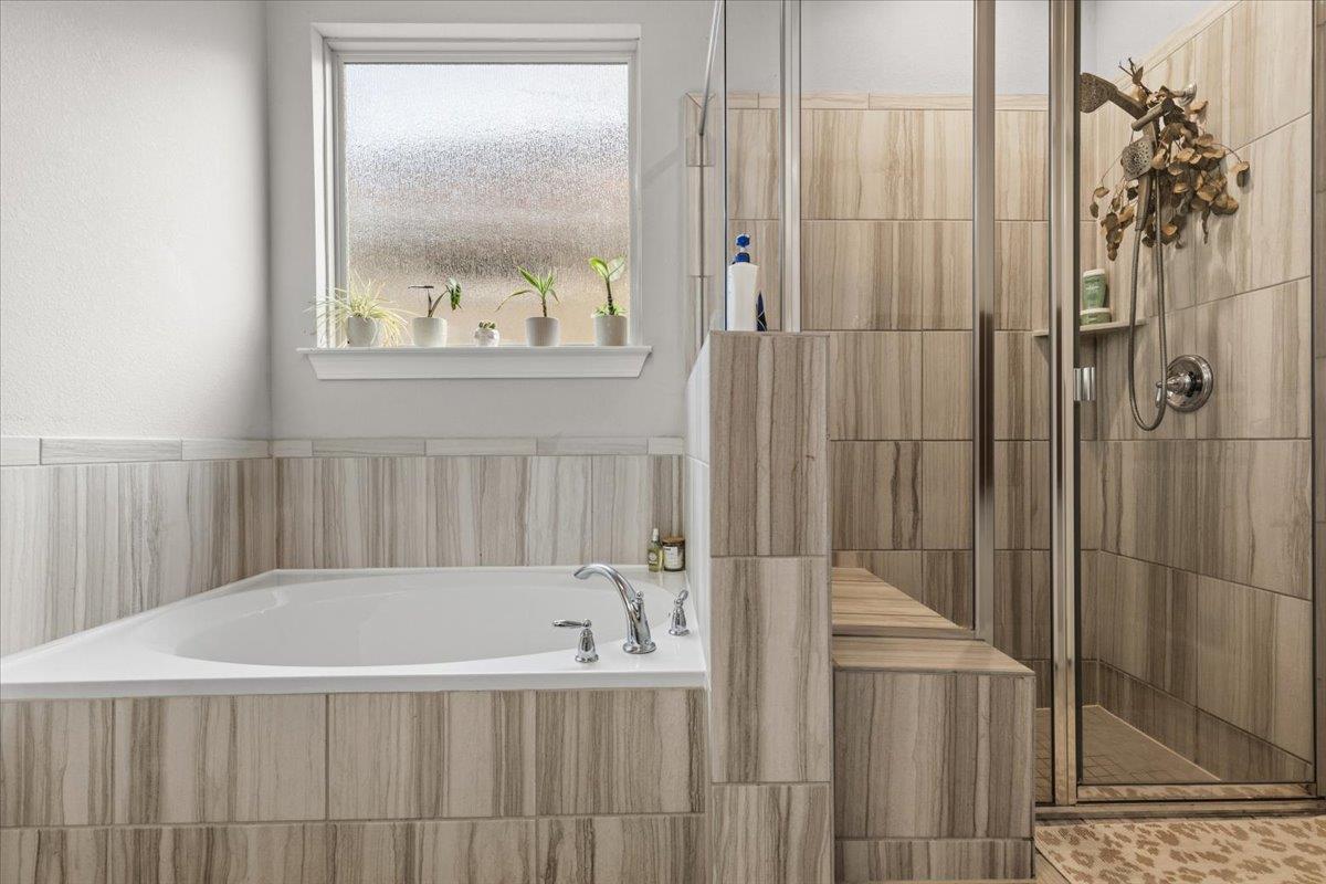 2852 Coral Valley Dr, Leander, TX 78641