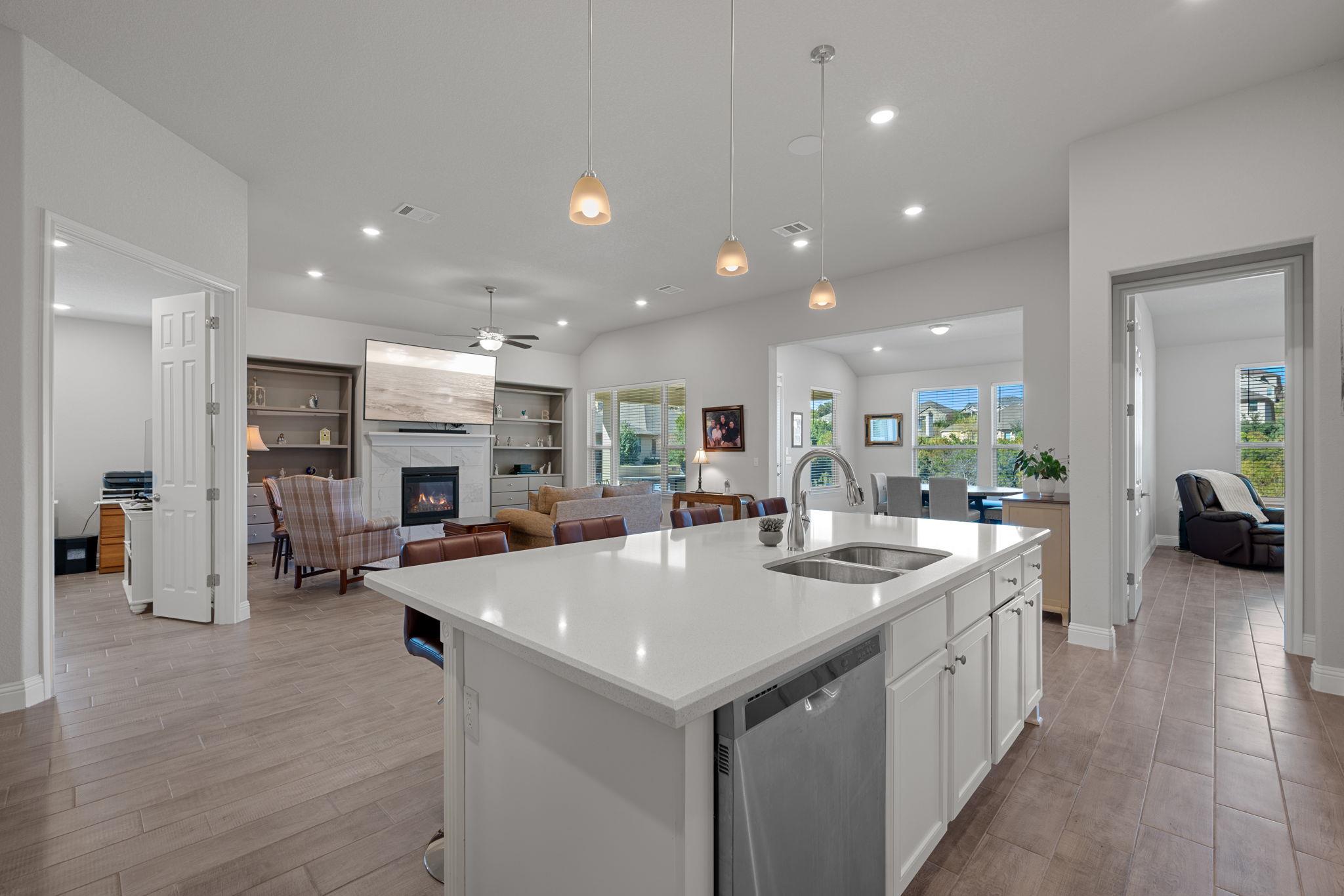 270 Baldovino Skwy, Lakeway, TX 78738