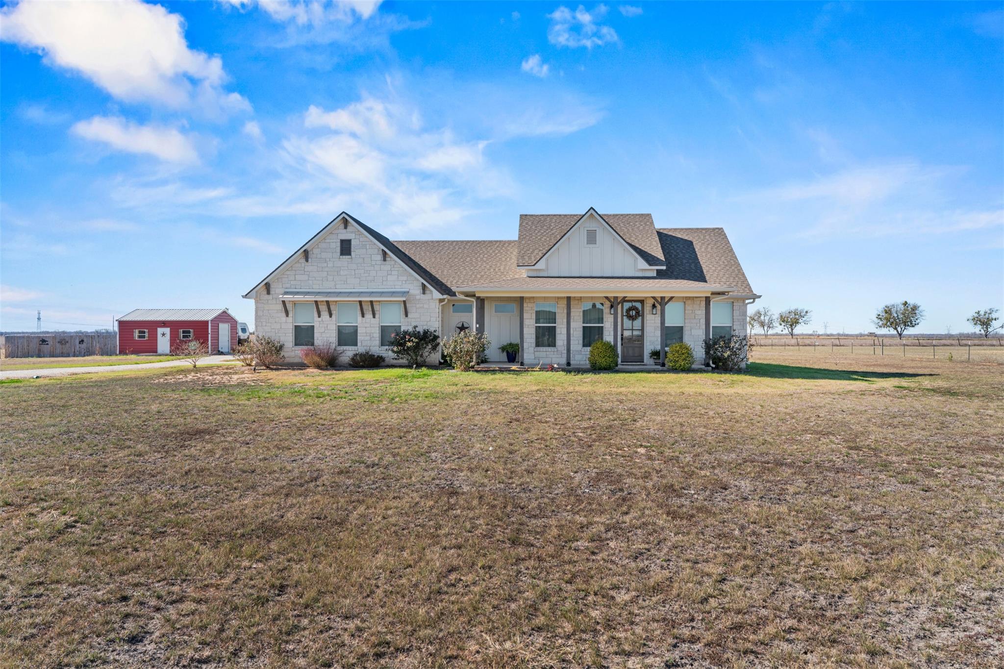 1024 Apache Trail, Rockdale, TX 76567