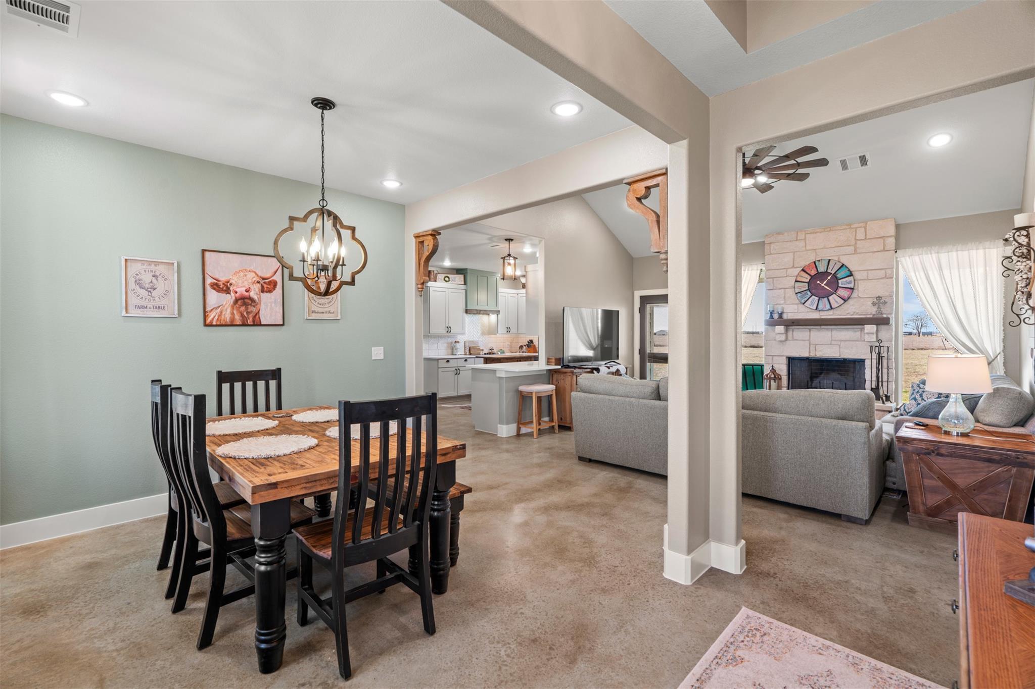 1024 Apache Trail, Rockdale, TX 76567