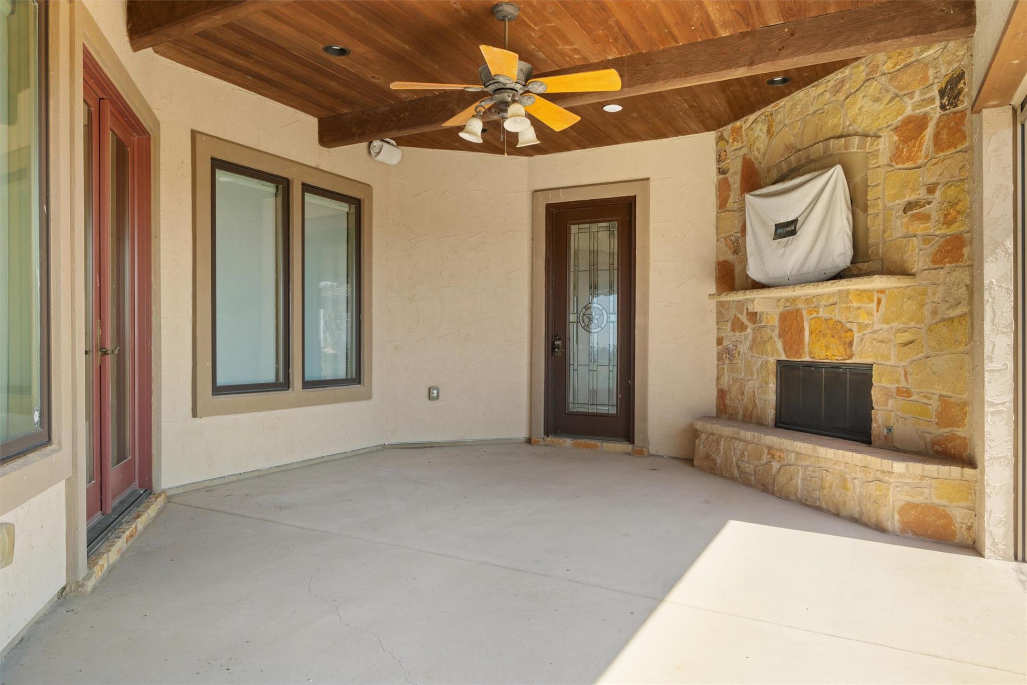 14502 Lund Carlson Rd, Coupland, TX 78615