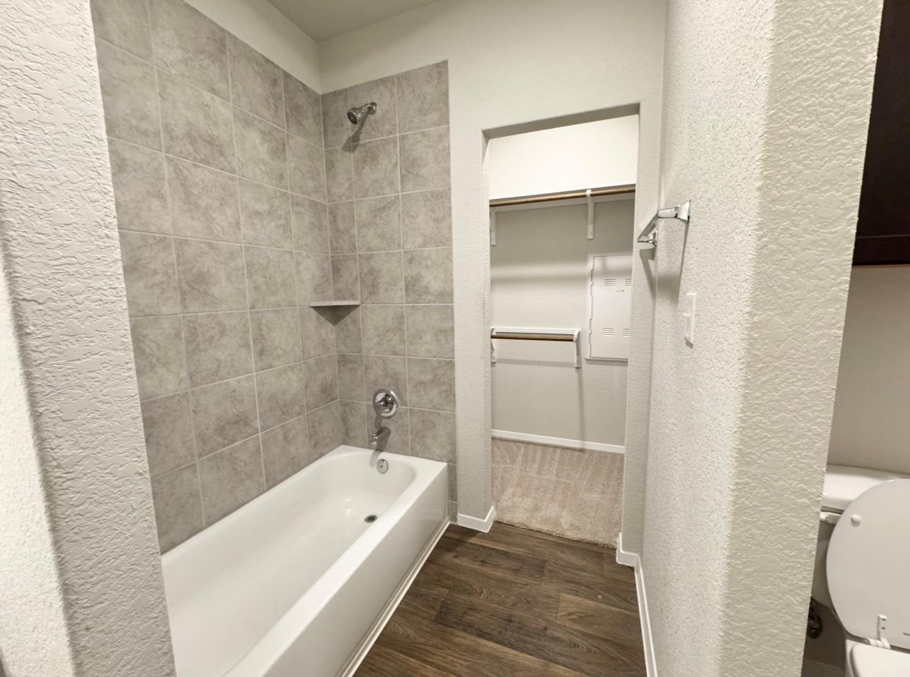 195 Heritage Mill Rd, Elgin, TX 78621