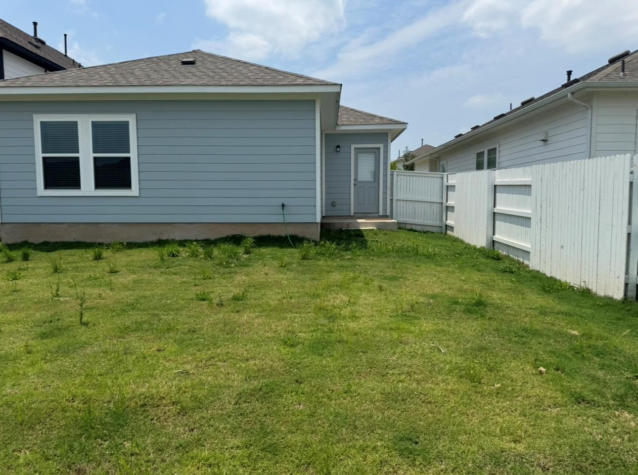 195 Heritage Mill Rd, Elgin, TX 78621