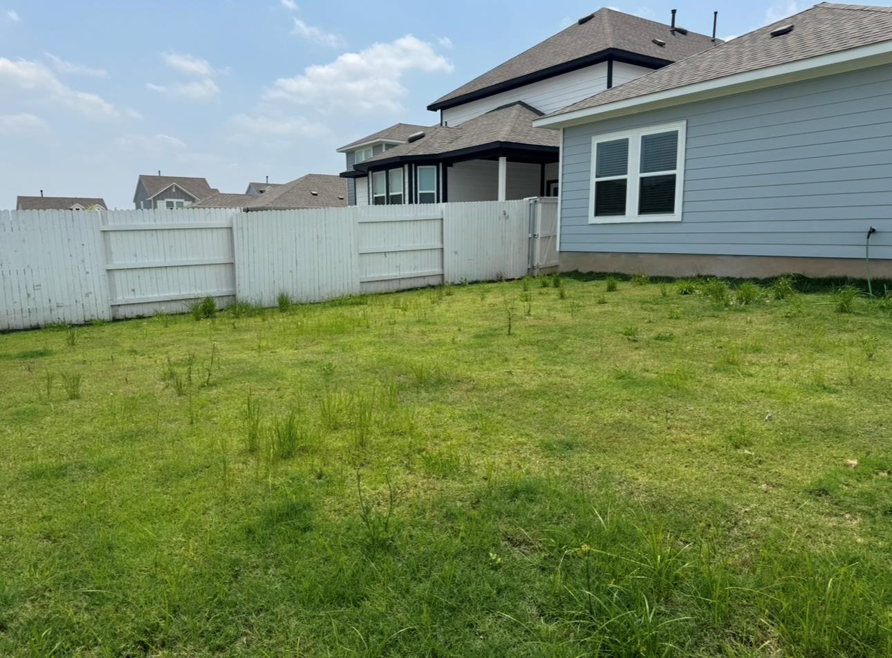 195 Heritage Mill Rd, Elgin, TX 78621