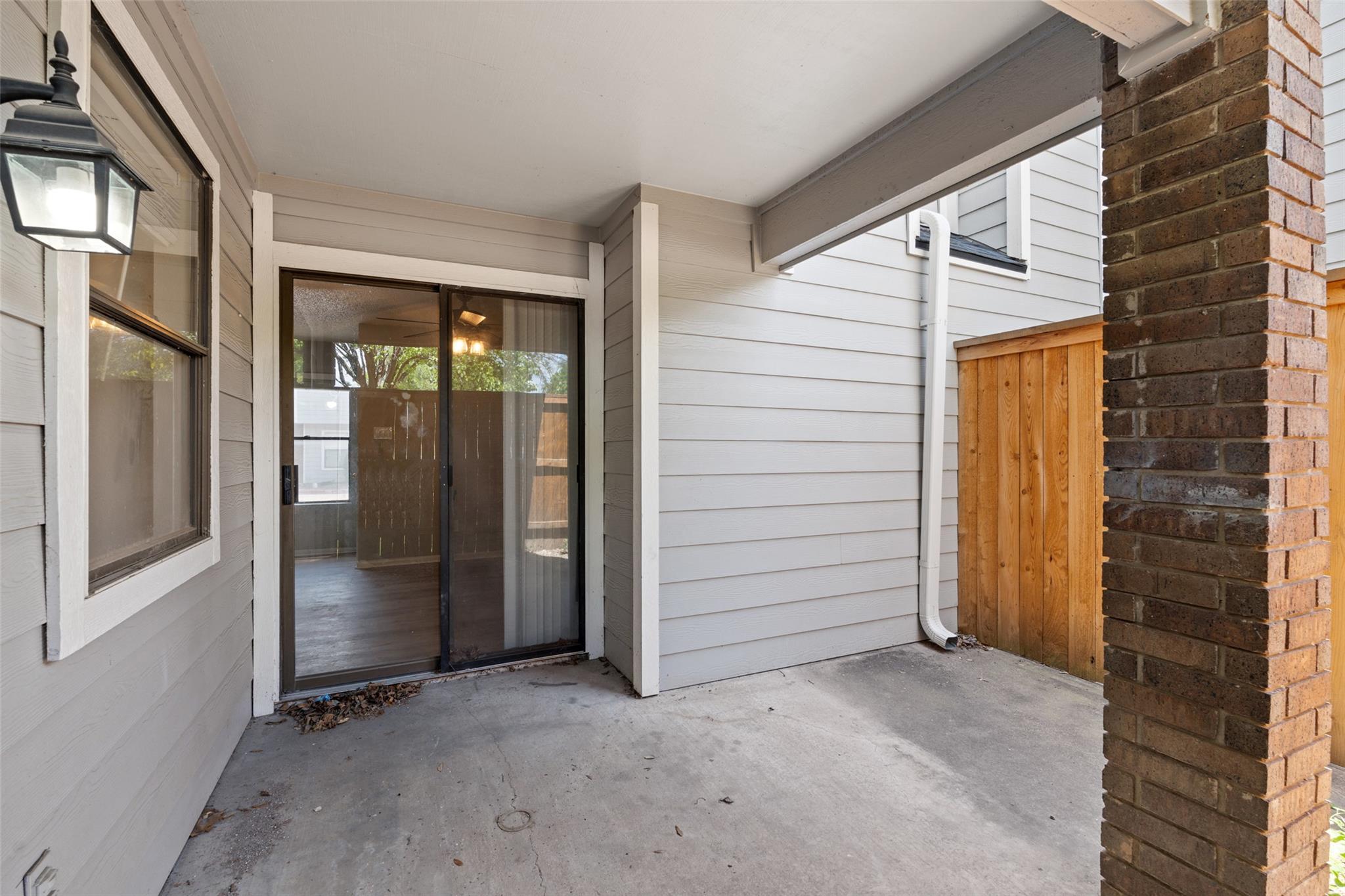 7635 Guadalupe St # 102, Austin, TX 78752