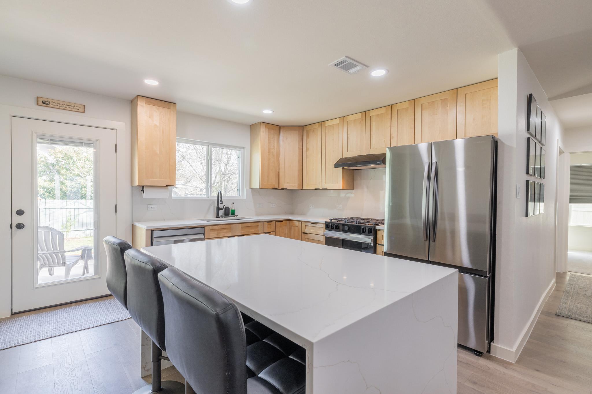 2214 Lear Ln, Austin, TX 78745