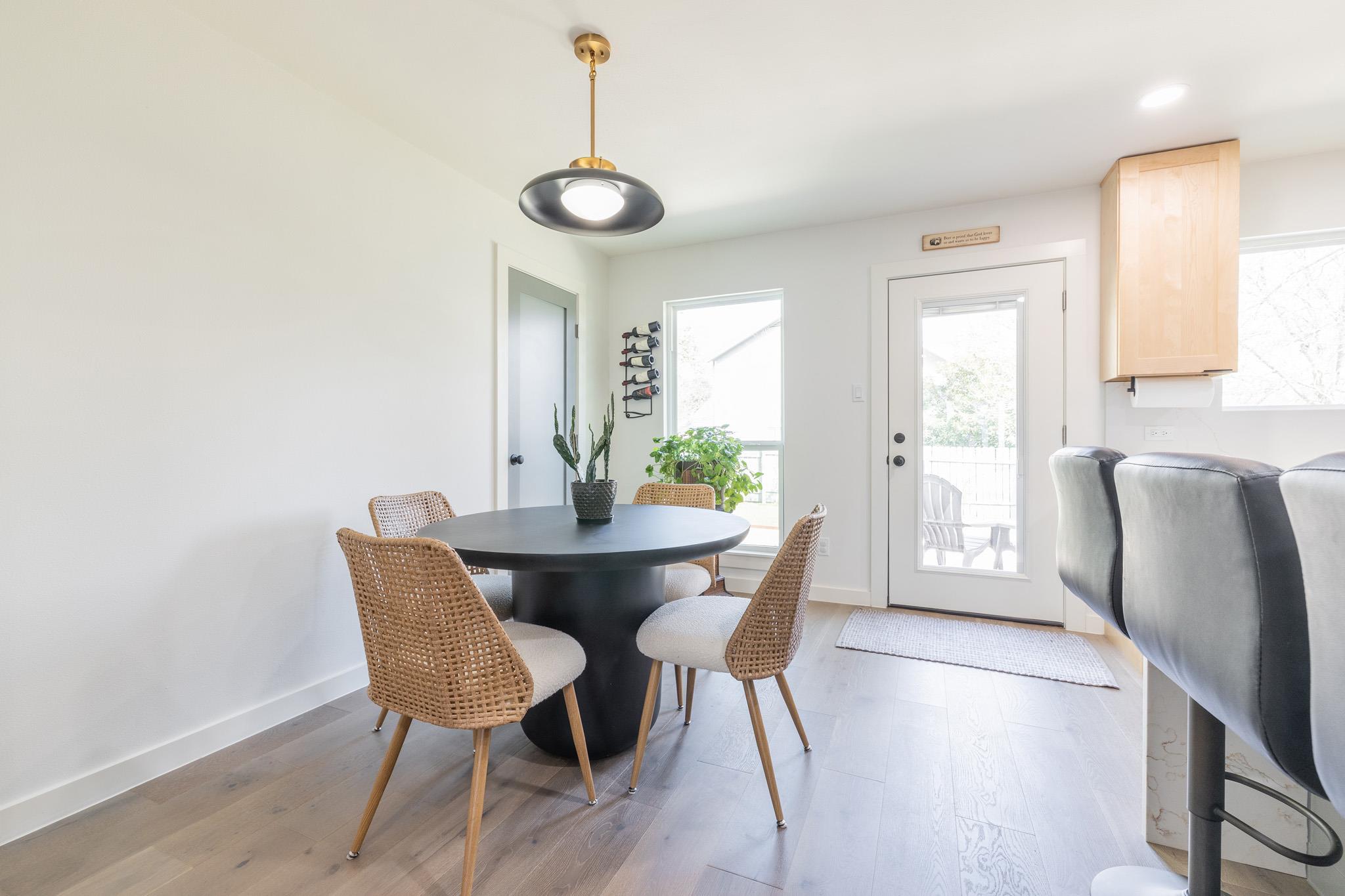 2214 Lear Ln, Austin, TX 78745