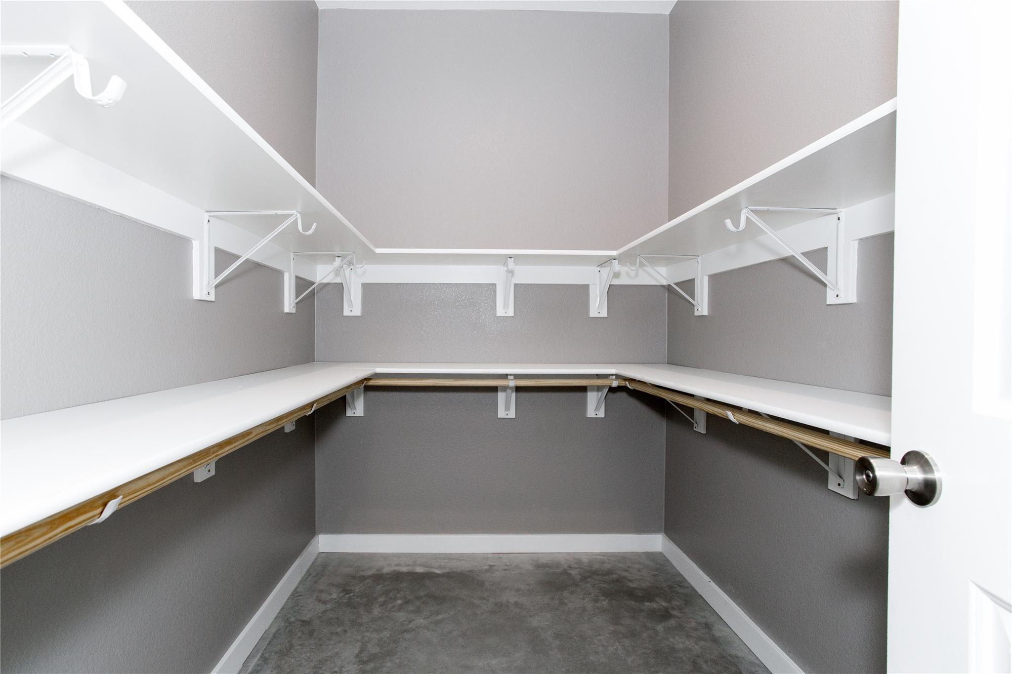 505 Chantilly Ln, Spicewood, TX 78669