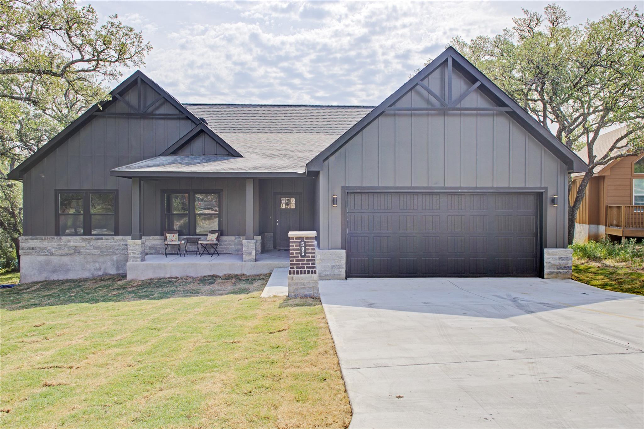 505 Chantilly Ln, Spicewood, TX 78669