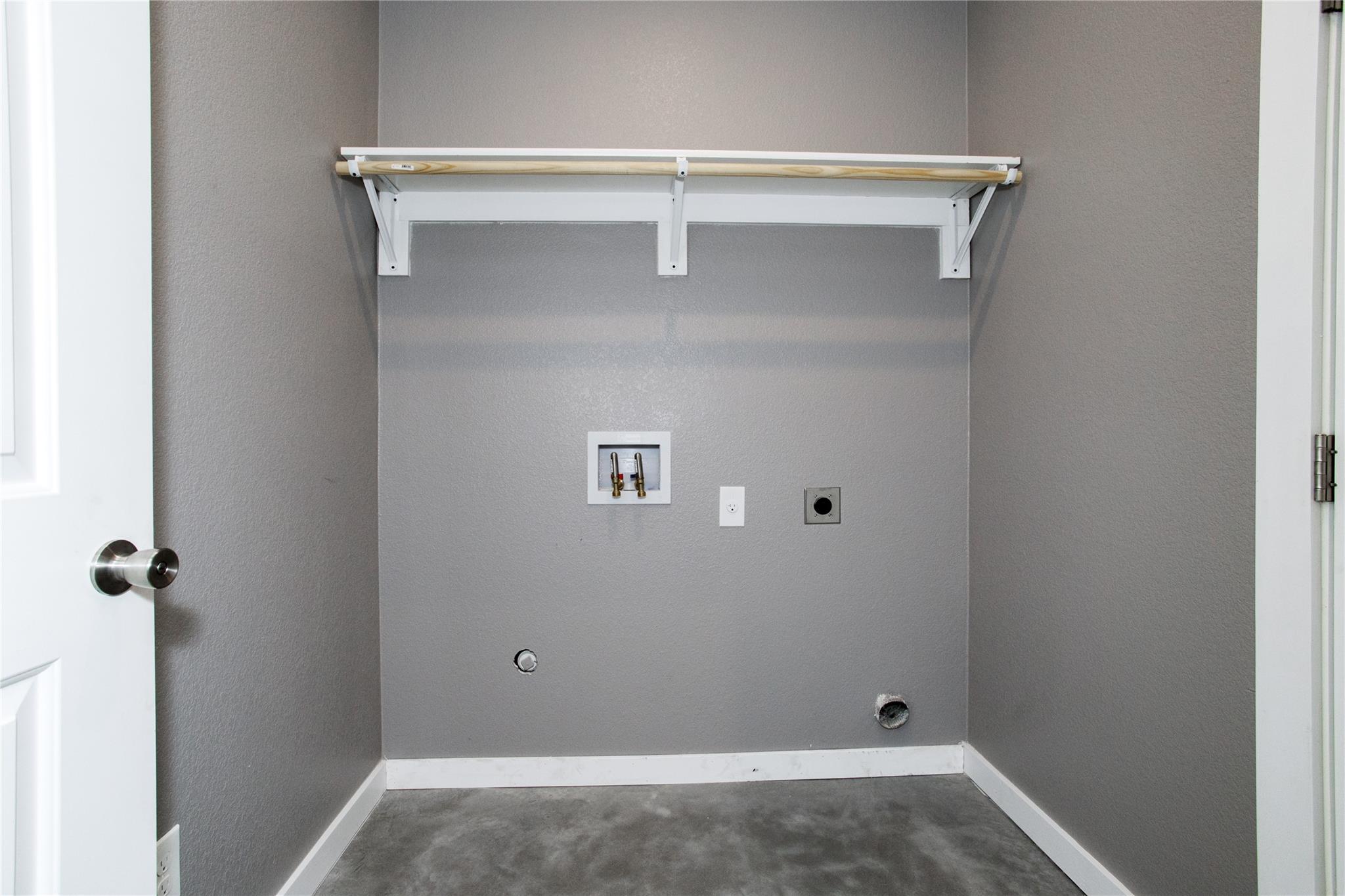 505 Chantilly Ln, Spicewood, TX 78669