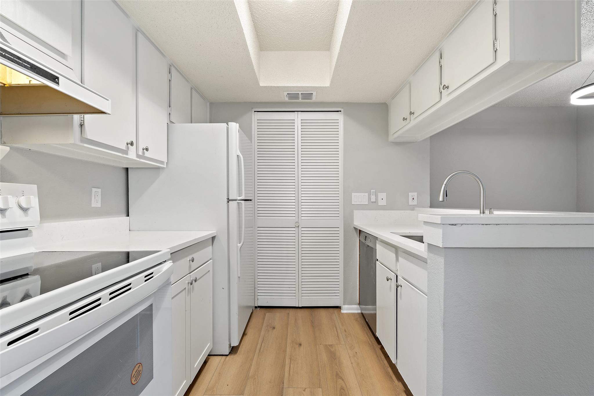 7635 Guadalupe St # 102, Austin, TX 78752