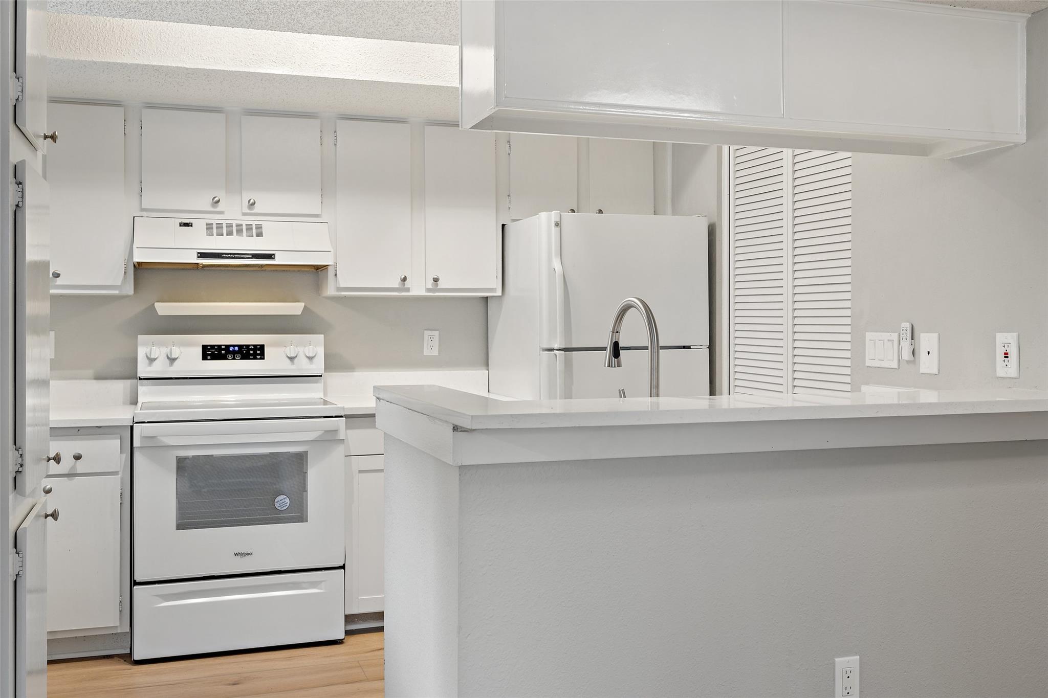 7635 Guadalupe St # 102, Austin, TX 78752