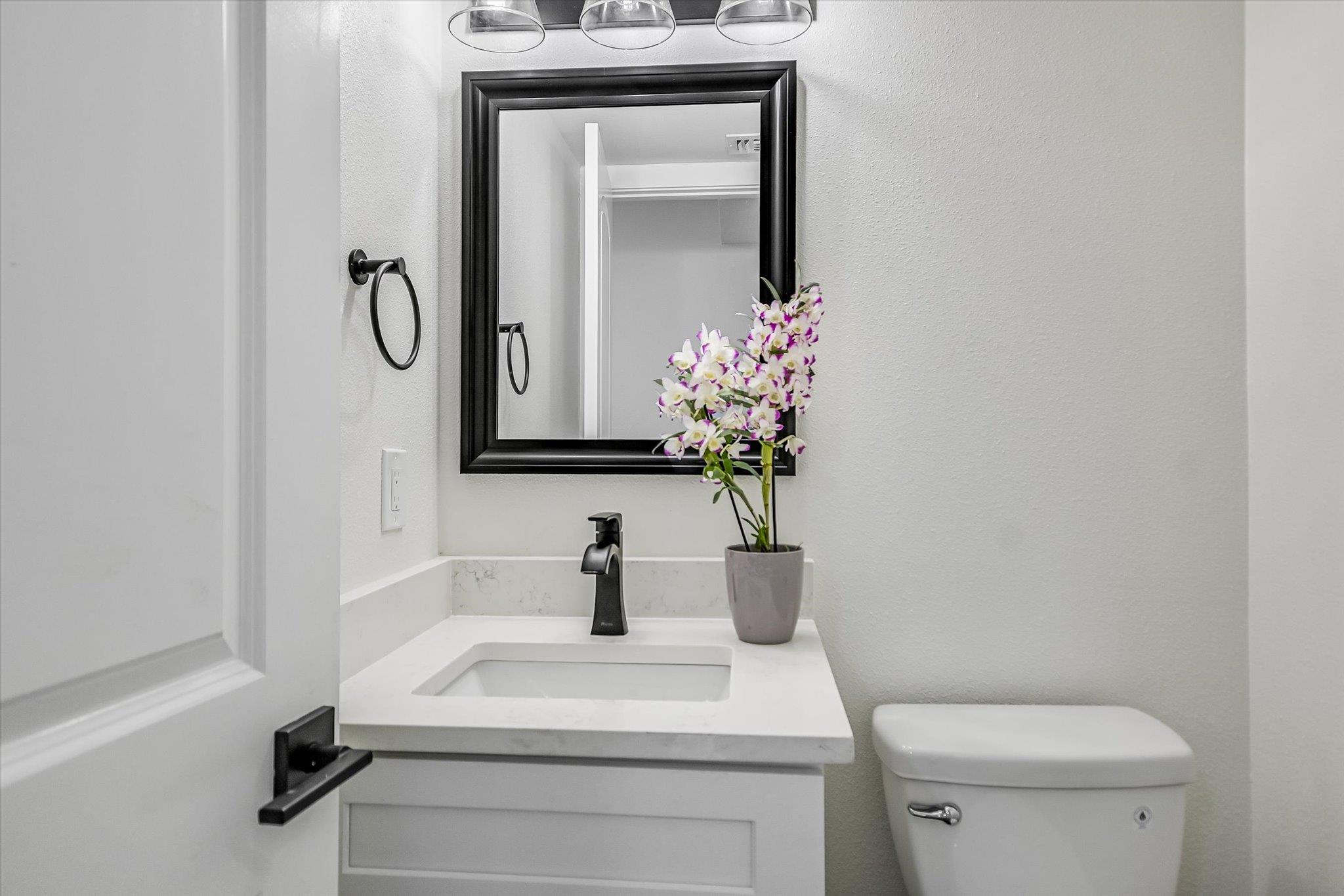 2704 Loyola Ln, Austin, TX 78723