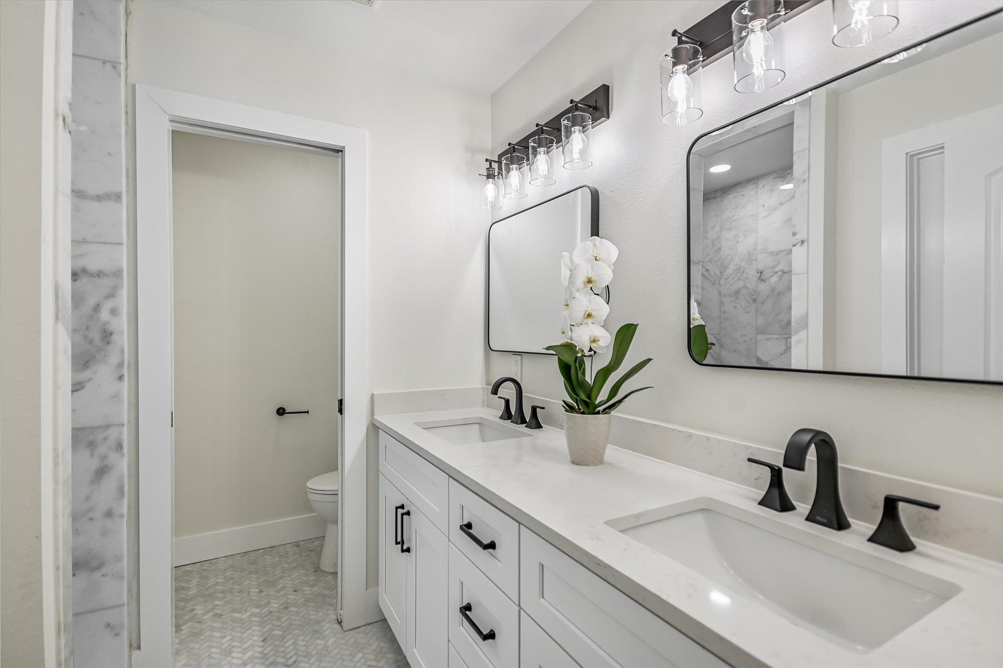 2704 Loyola Ln, Austin, TX 78723